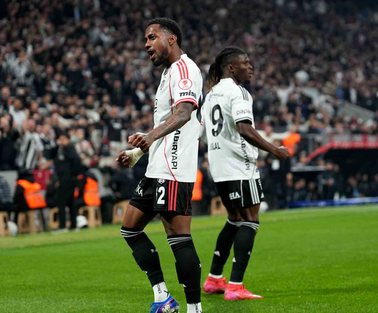 Ziraat Türkiye Kupası: Beşiktaş: 1 - Corendon Alanyaspor: 0 (İlk yarı)
