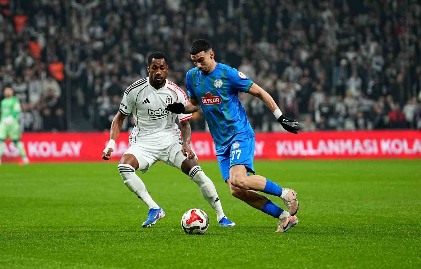 Ziraat Türkiye Kupası: Beşiktaş: 3 - Çaykur Rizespor: 0 (İlk yarı)
