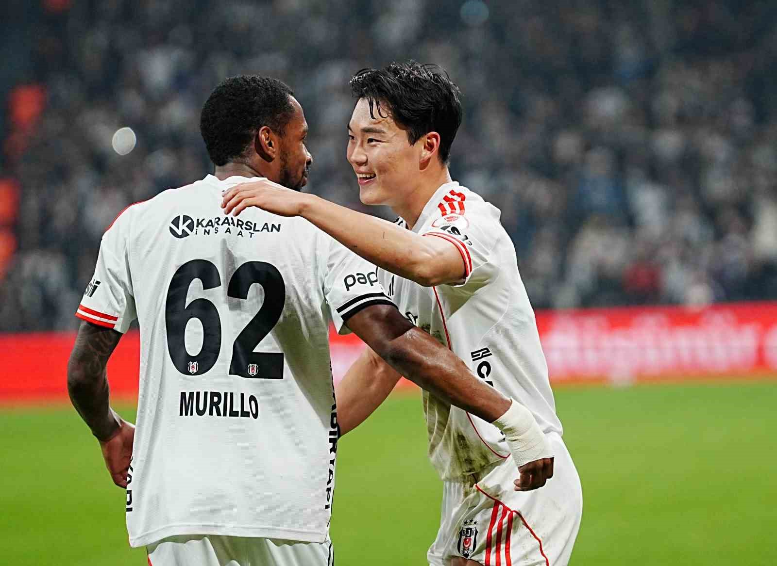 Ziraat Türkiye Kupası: Beşiktaş: 3 - Çaykur Rizespor: 0 (İlk yarı)
