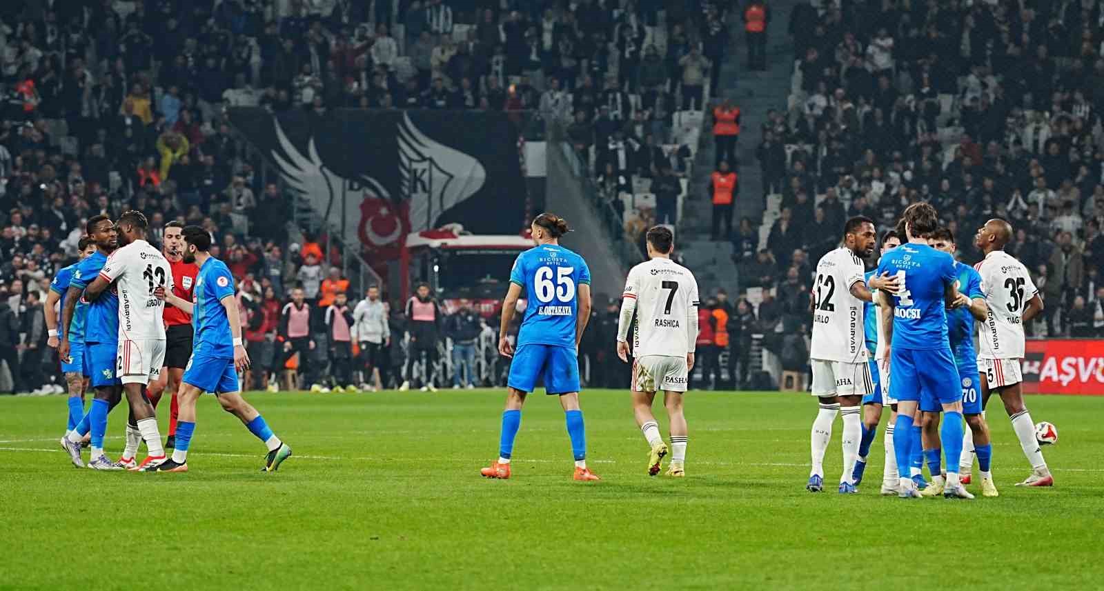 Ziraat Türkiye Kupası: Beşiktaş: 3 - Çaykur Rizespor: 0 (İlk yarı)
