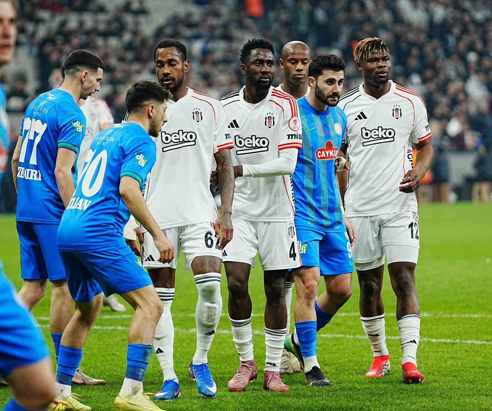 Ziraat Türkiye Kupası: Beşiktaş: 3 - Çaykur Rizespor: 0 (İlk yarı)
