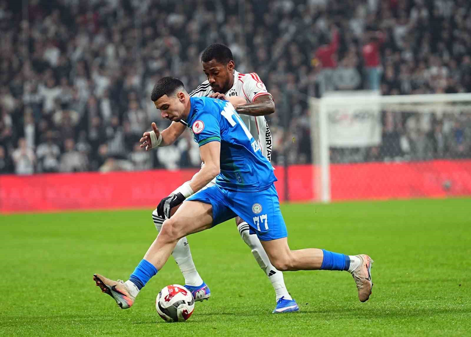 Ziraat Türkiye Kupası: Beşiktaş: 3 - Çaykur Rizespor: 0 (İlk yarı)
