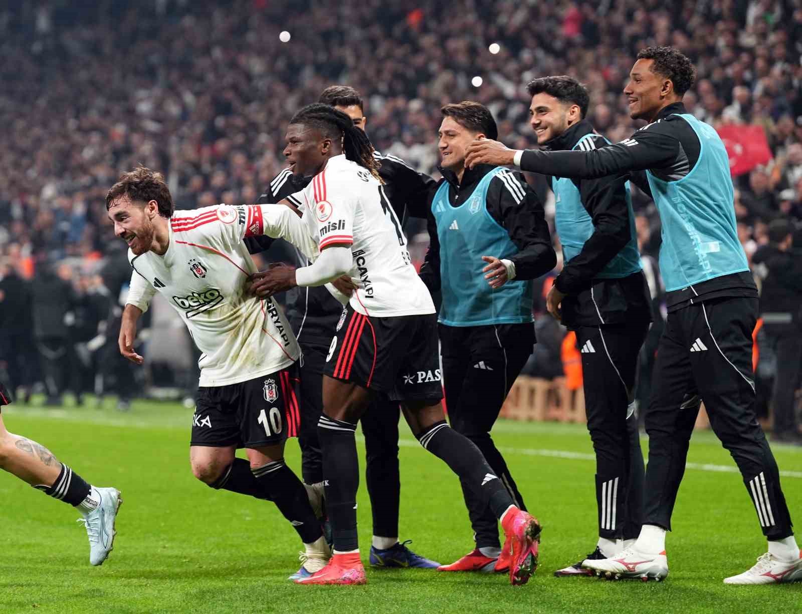 Ziraat Türkiye Kupası: Beşiktaş: 3 - Corendon Alanyaspor: 0 (Maç sonucu)
