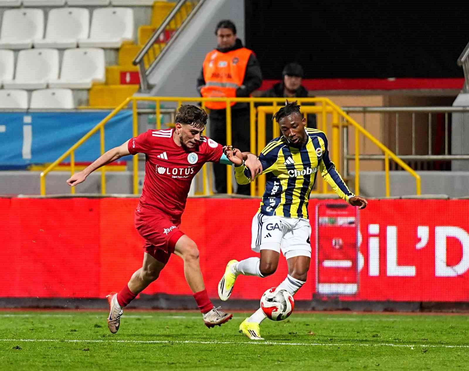 Ziraat Türkiye Kupası: Beyoğlu Yeni Çarşı: 0 - Fenerbahçe: 0 (İlk yarı)
