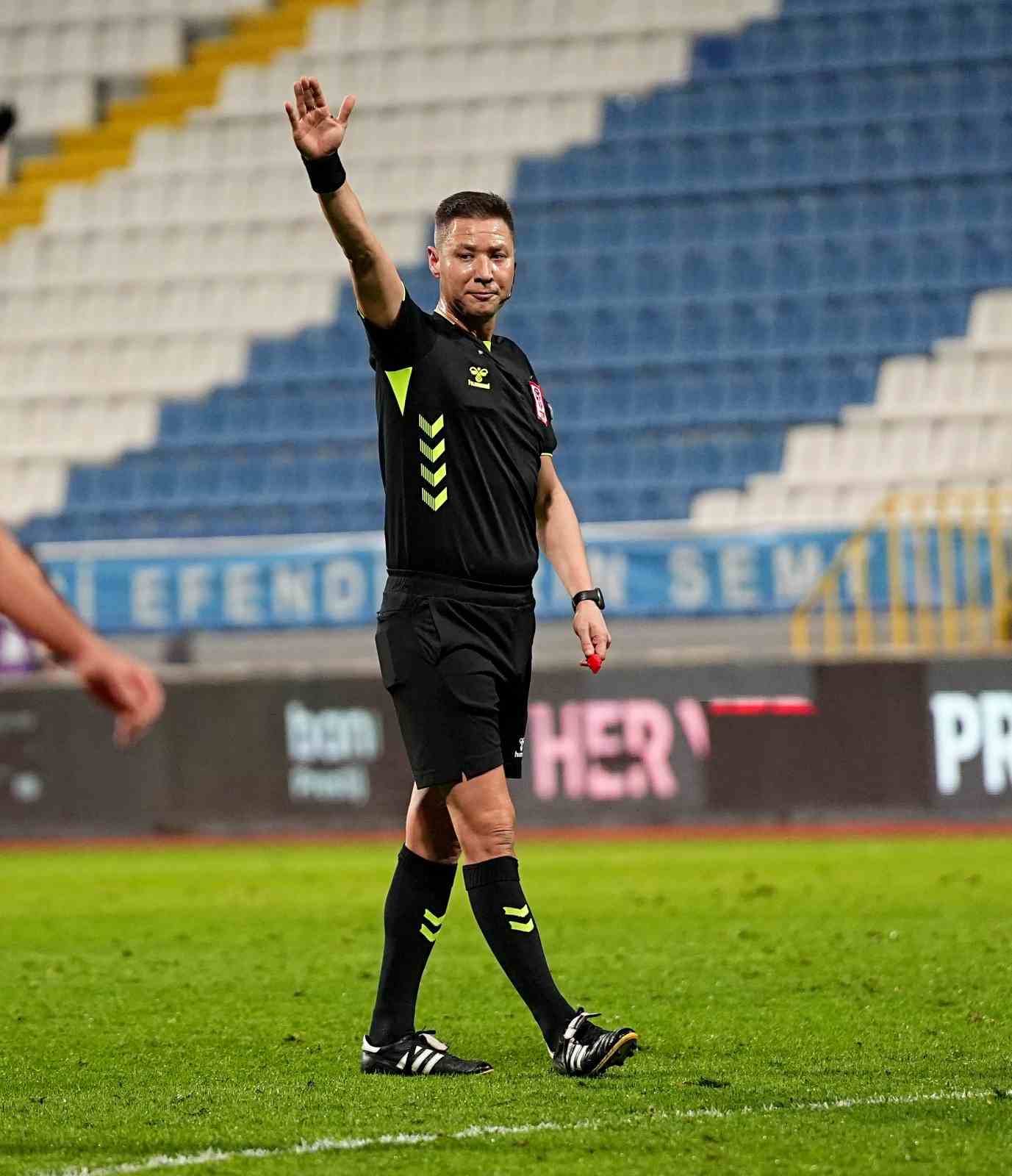 Ziraat Türkiye Kupası: Beyoğlu Yeni Çarşı: 0 - Fenerbahçe: 0 (İlk yarı)
