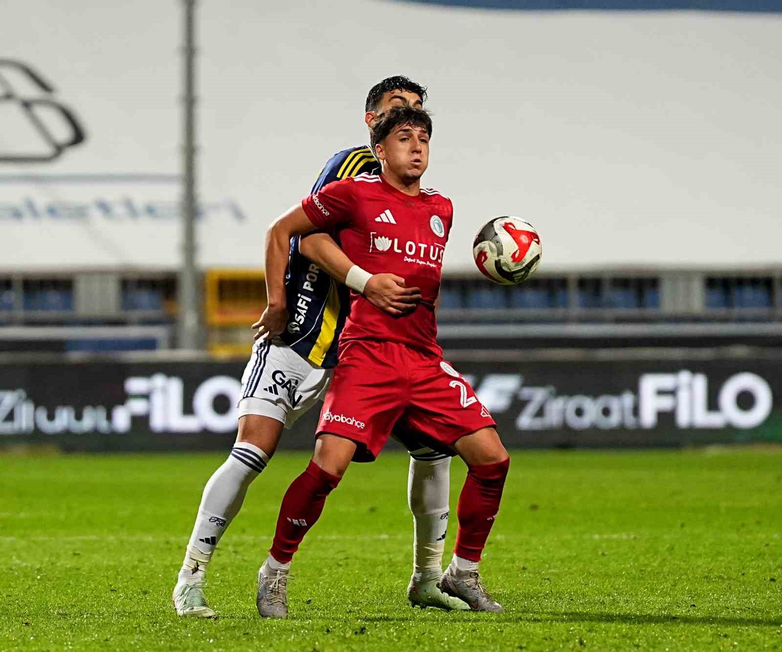 Ziraat Türkiye Kupası: Beyoğlu Yeni Çarşı: 0 - Fenerbahçe: 0 (İlk yarı)
