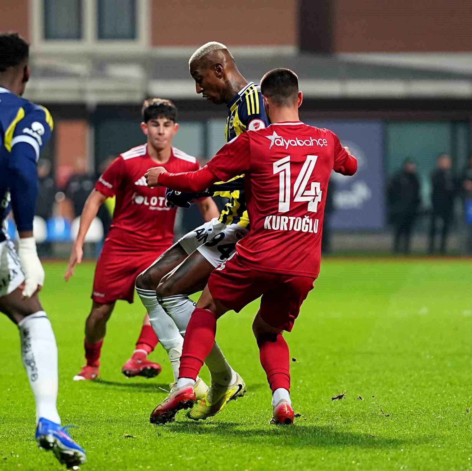 Ziraat Türkiye Kupası: Beyoğlu Yeni Çarşı: 0 - Fenerbahçe: 0 (Maç devam ediyor)
