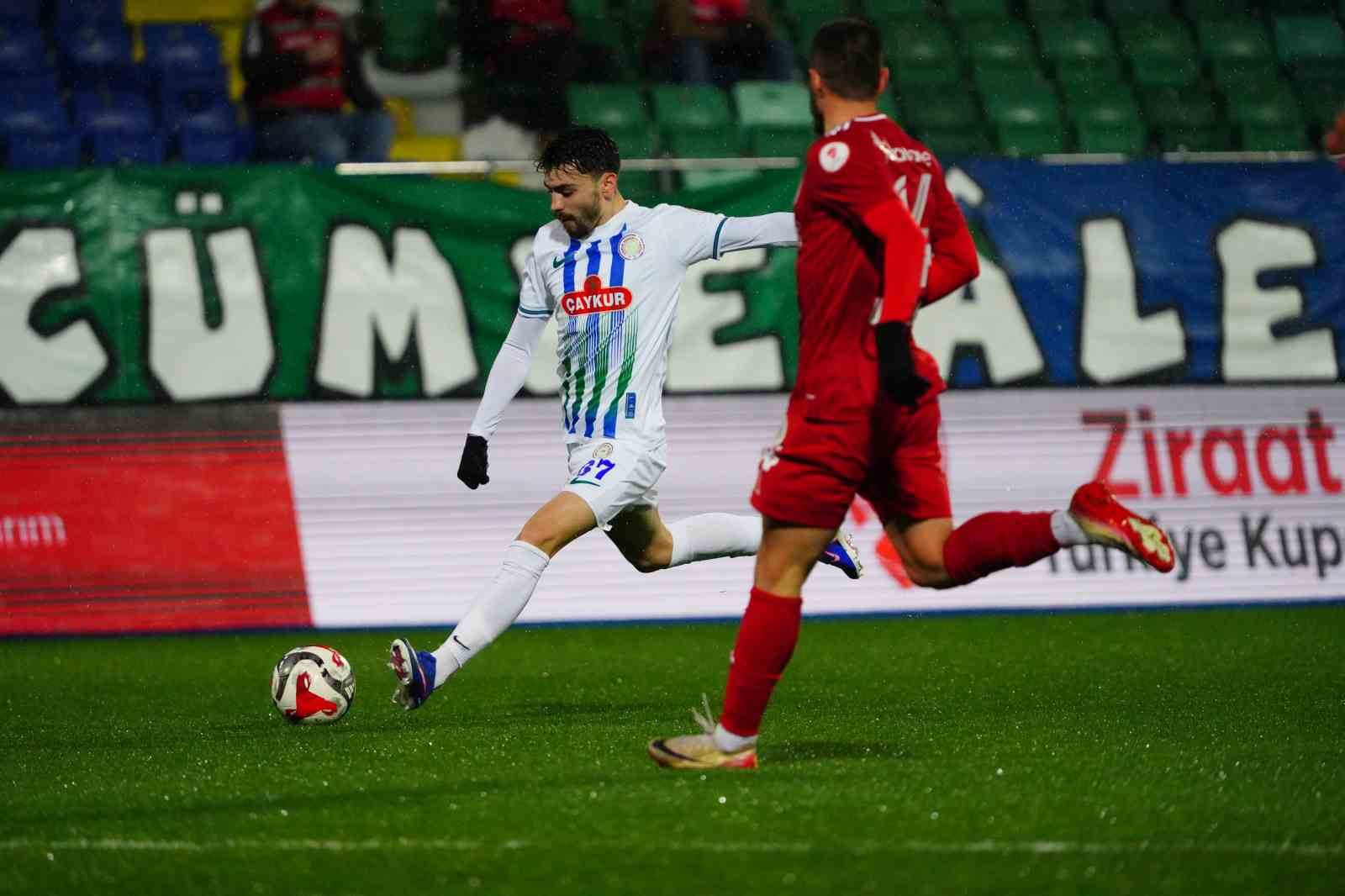 Ziraat Türkiye Kupası: Çaykur Rizespor: 0 - Beyoğlu Yeni Çarşı: 1 (İlk yarı)
