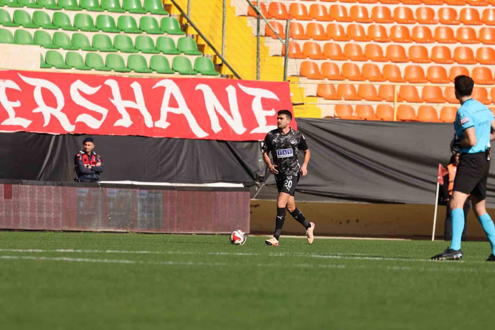 Ziraat Türkiye Kupası: Corendon Alanyaspor: 1 - Fatih Karagümrük: 1 (İlk yarı)
