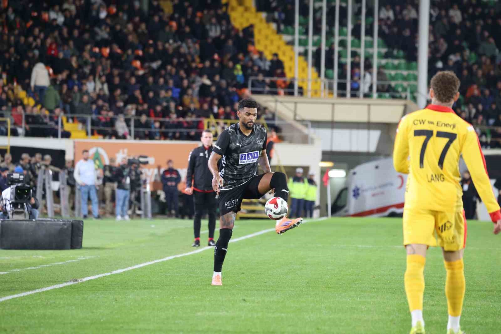 Ziraat Türkiye Kupası: Corendon Alanyaspor: 1 - Galatasaray: 2 (Maç sonucu)
