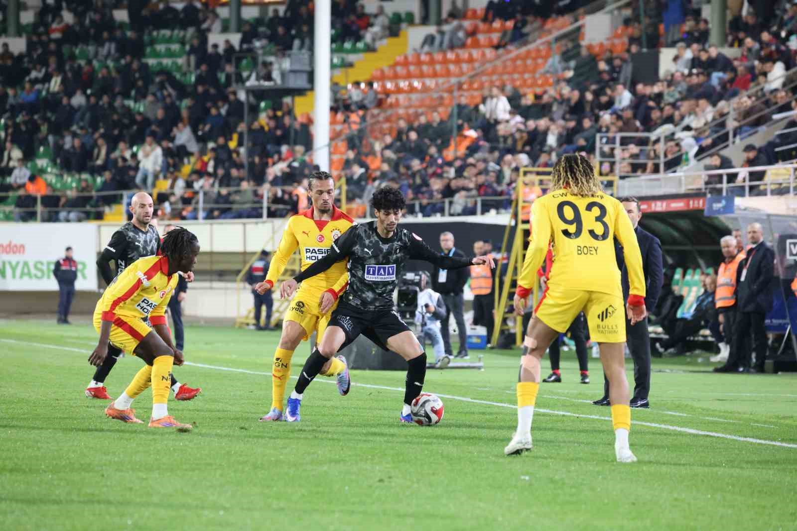 Ziraat Türkiye Kupası: Corendon Alanyaspor: 1 - Galatasaray: 2 (Maç sonucu)
