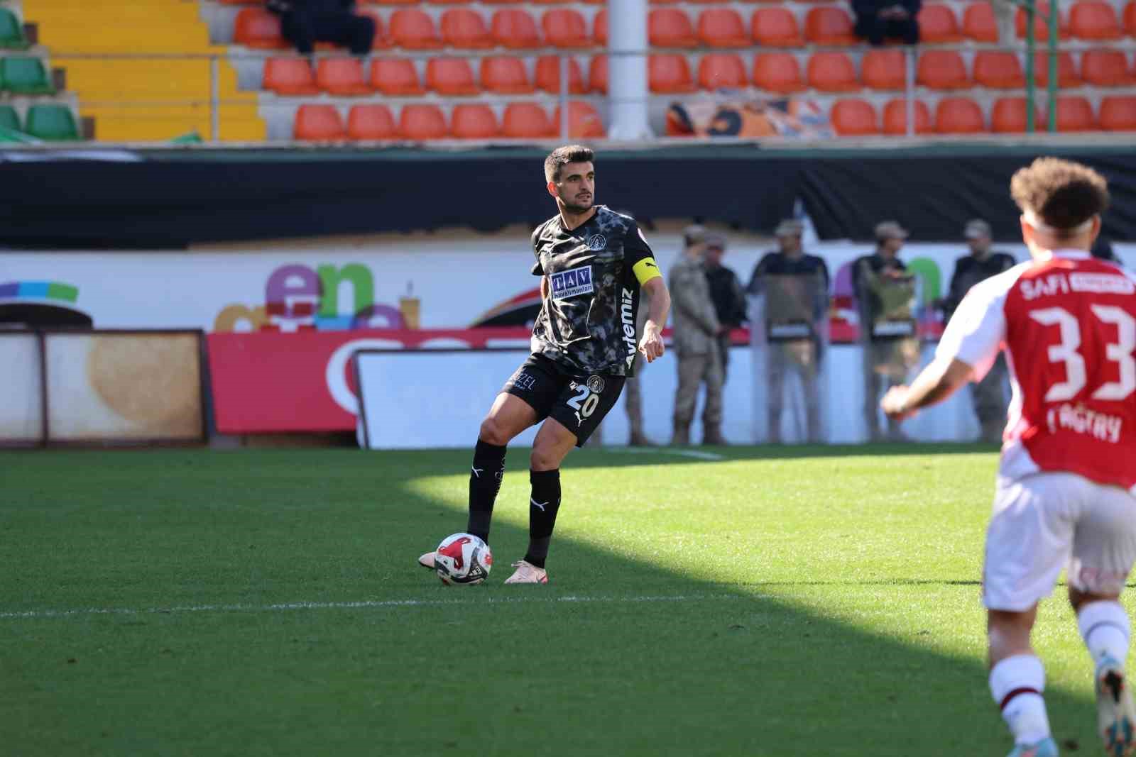 Ziraat Türkiye Kupası: Corendon Alanyaspor: 2 - Fatih Karagümrük: 2 (Maç sonucu)
Ziraat Türkiye Kupası: Corendon Alanyaspor: 2 - Fatih Karagümrük: 2 (Maç sonucu)