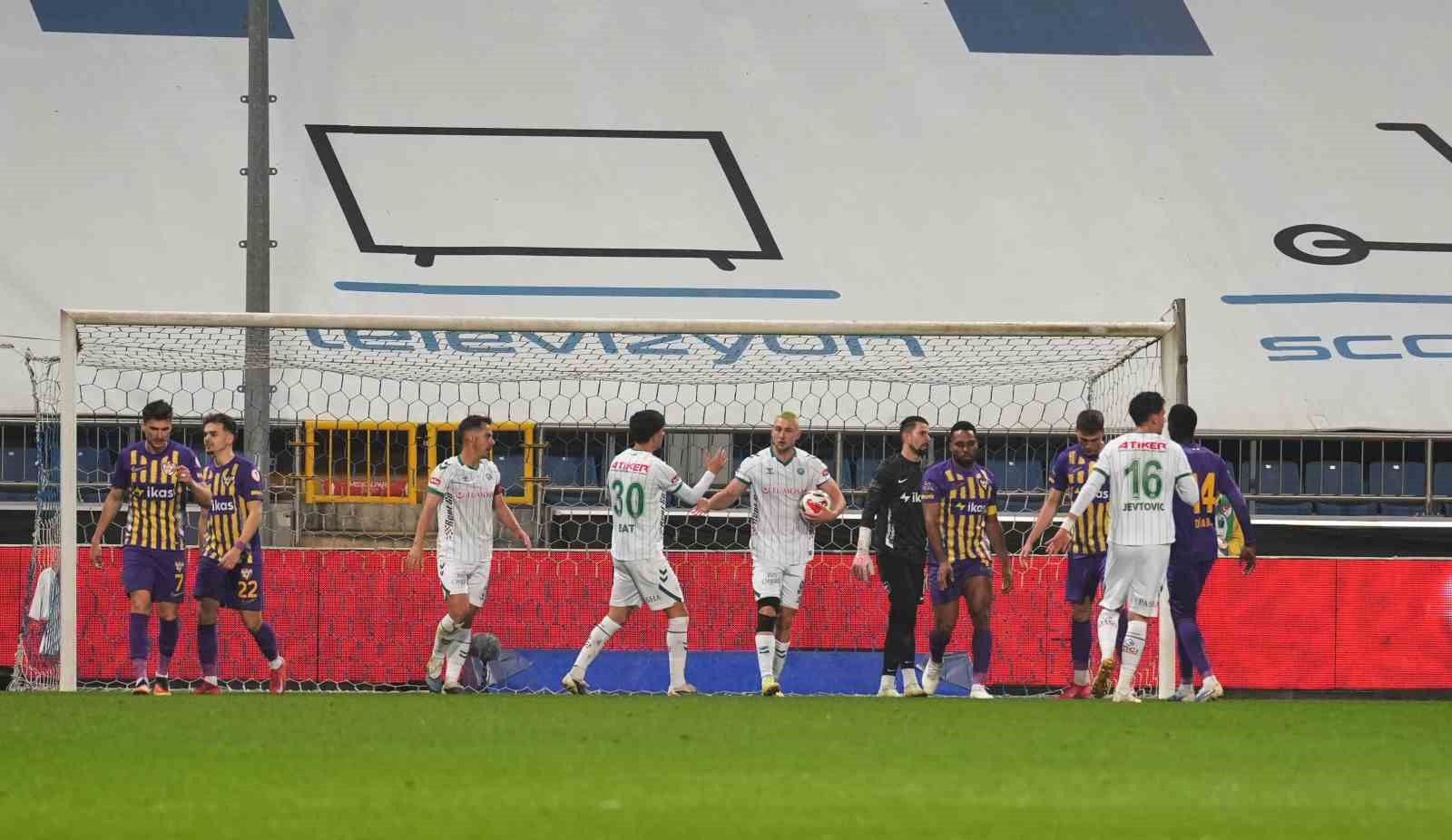 Ziraat Türkiye Kupası: Eyüpspor: 0 - Konyaspor: 1 (Maç devam ediyor)
