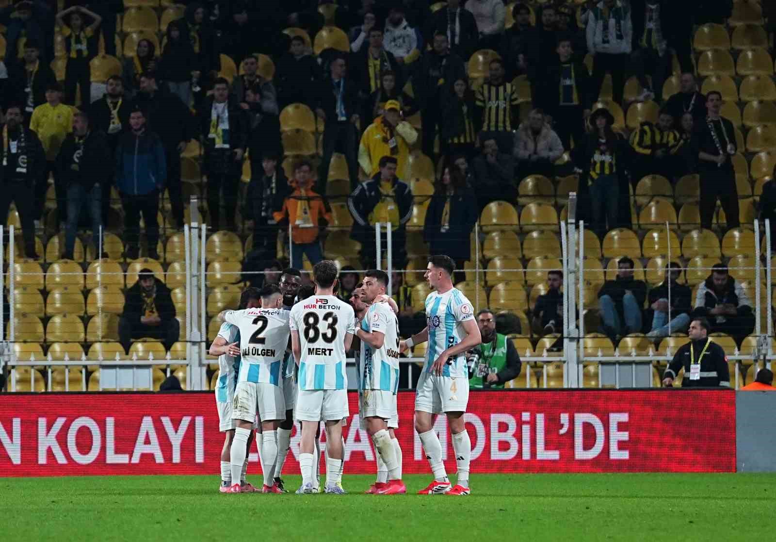 Ziraat Türkiye Kupası: Fenerbahçe: 0 - Erzurumspor FK: 1 (İlk yarı)
