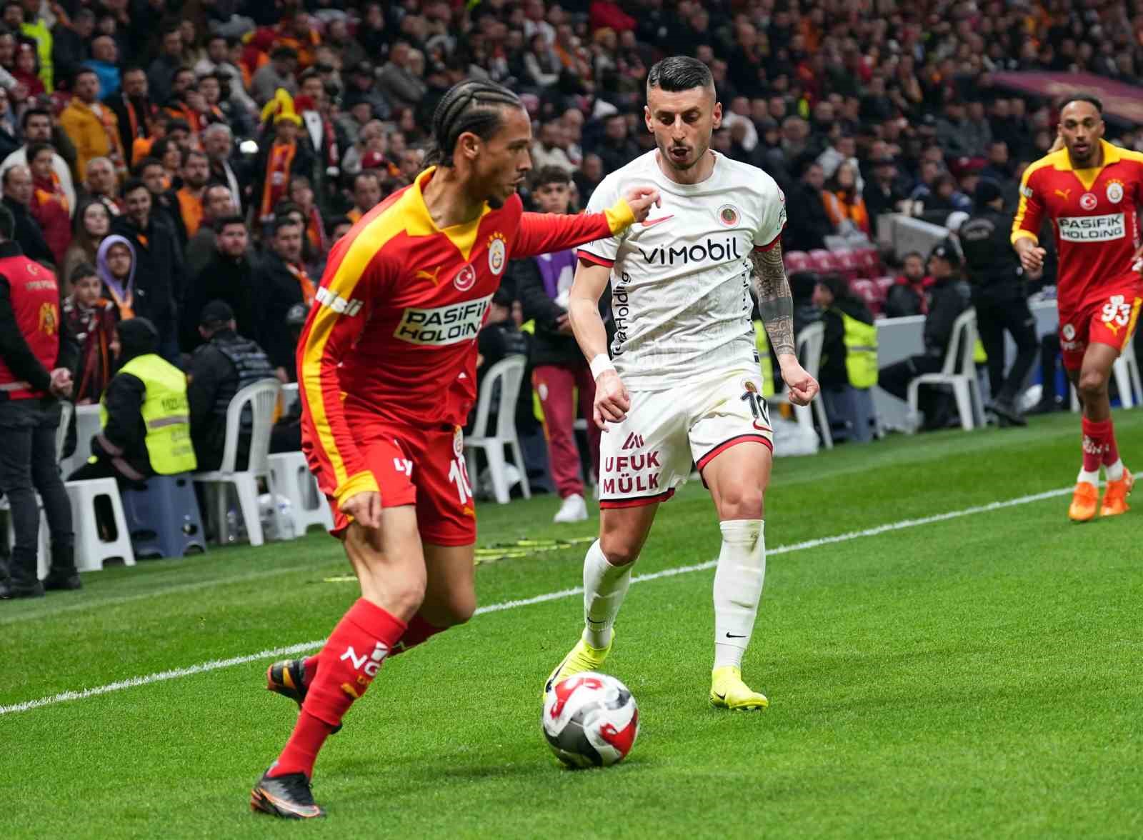 Ziraat Türkiye Kupası: Galatasaray: 0 - Gençlerbirliği: 0 (İlk yarı)
