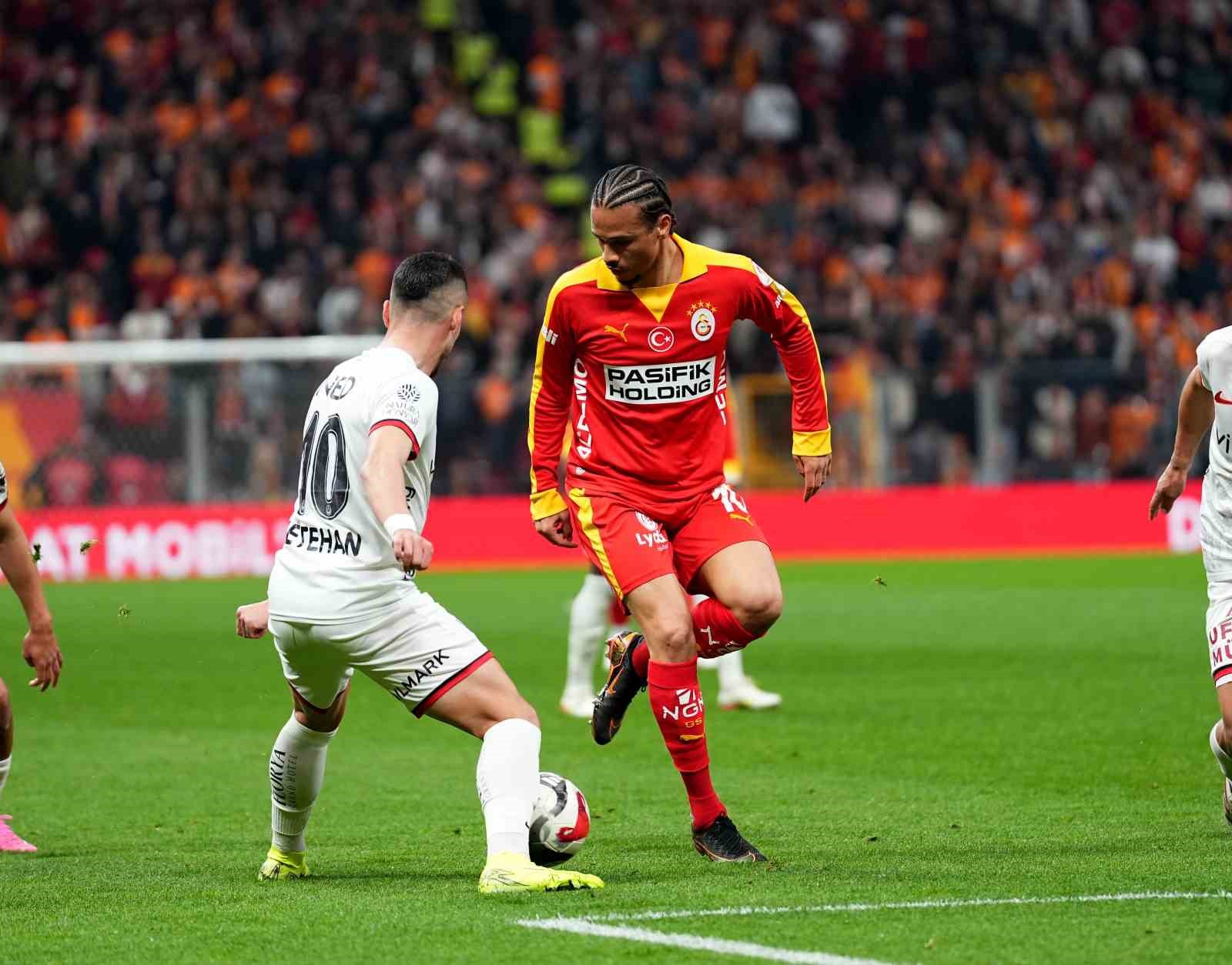 Ziraat Türkiye Kupası: Galatasaray: 0 - Gençlerbirliği: 0 (İlk yarı)
