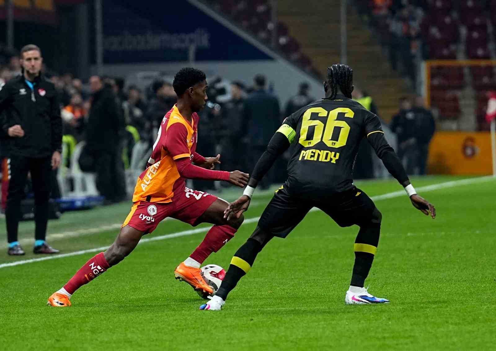 Ziraat Türkiye Kupası: Galatasaray: 1 - İstanbulspor: 0 (Maç devam ediyor)
