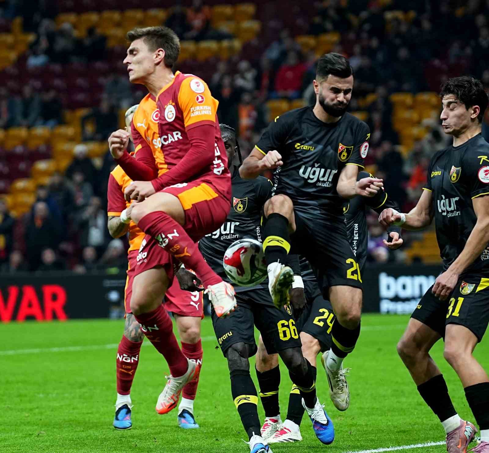 Ziraat Türkiye Kupası: Galatasaray: 3 - İstanbulspor: 1 (İlk yarı)
