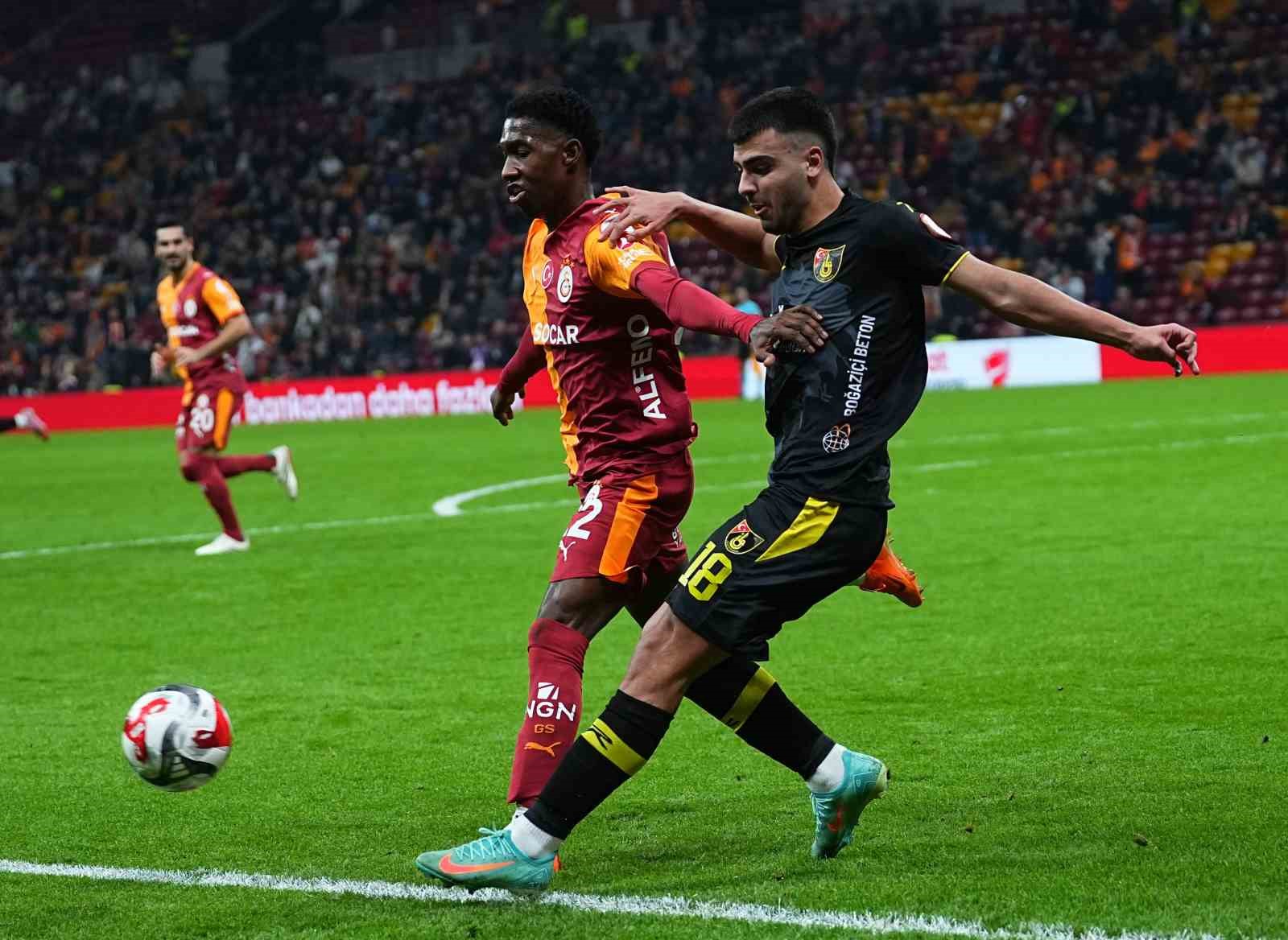 Ziraat Türkiye Kupası: Galatasaray: 3 - İstanbulspor: 1 (İlk yarı)
