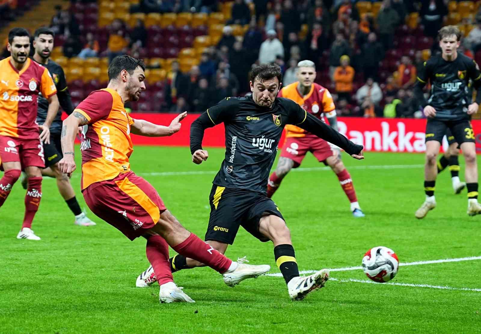 Ziraat Türkiye Kupası: Galatasaray: 3 - İstanbulspor: 1 (İlk yarı)
