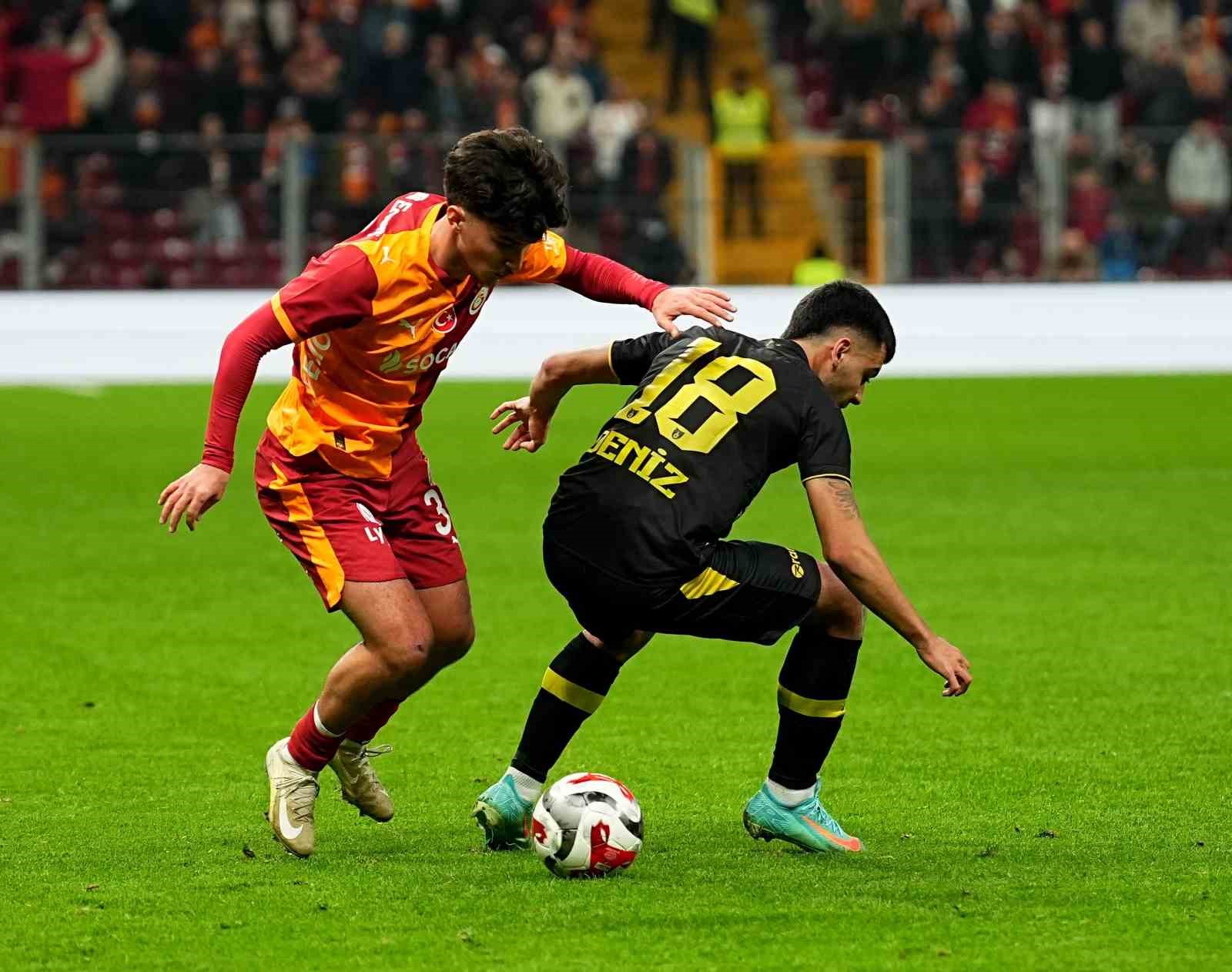 Ziraat Türkiye Kupası: Galatasaray: 3 - İstanbulspor: 1 (İlk yarı)
