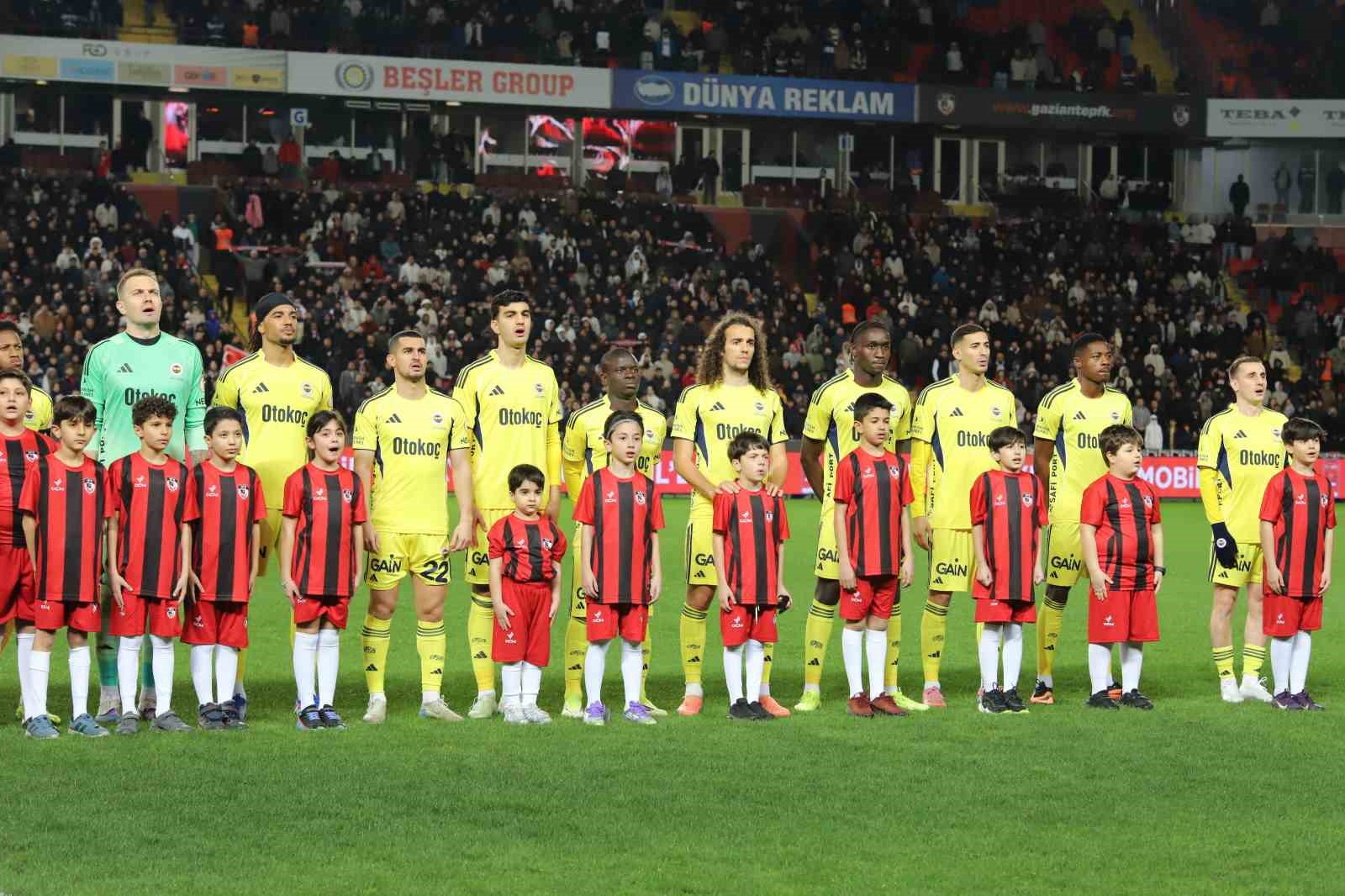 Ziraat Türkiye Kupası: Gaziantep FK: 0 - Fenerbahçe: 0 (Maç devam ediyor)
