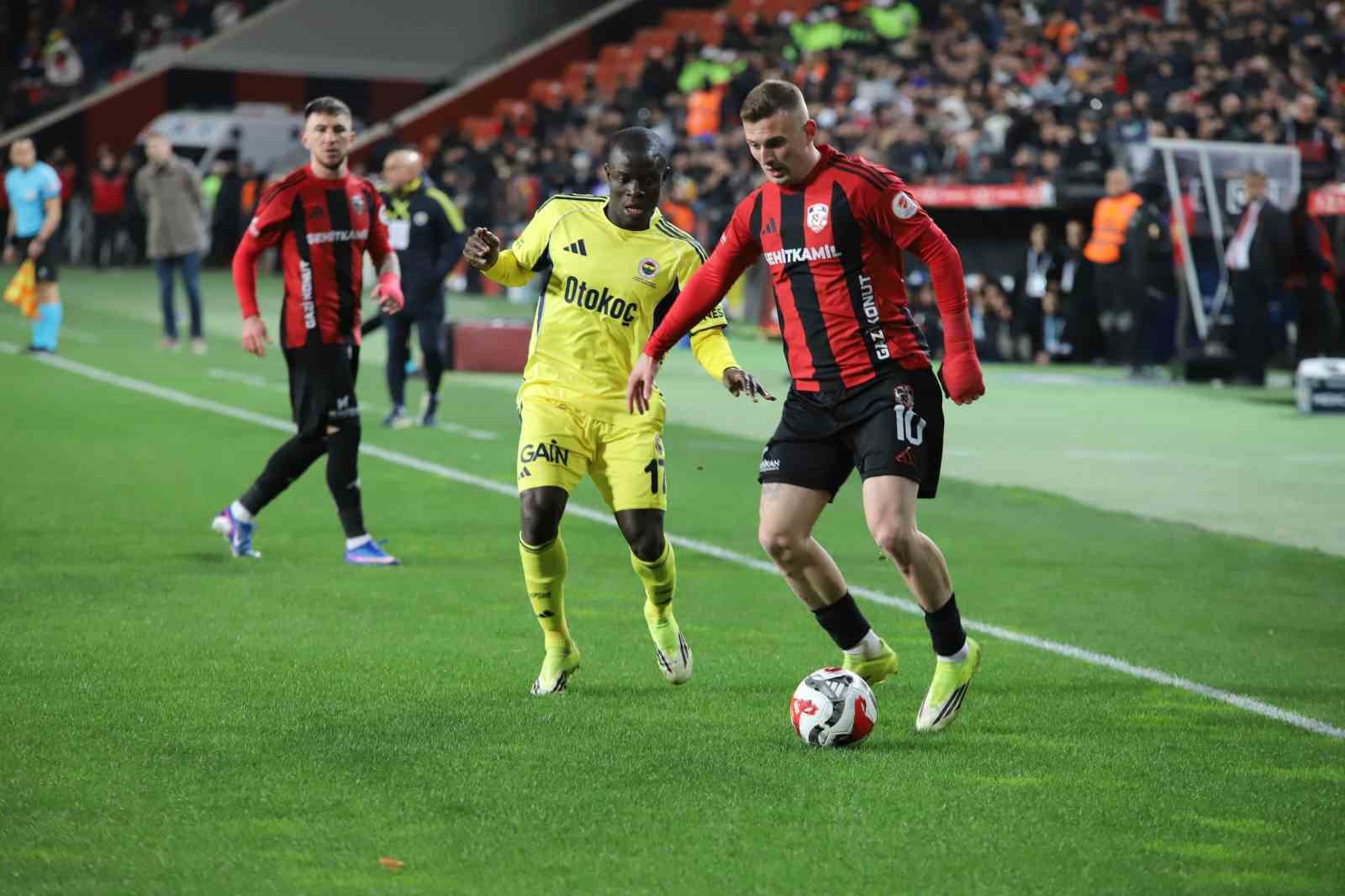 Ziraat Türkiye Kupası: Gaziantep FK: 0 - Fenerbahçe: 0 (Maç devam ediyor)
