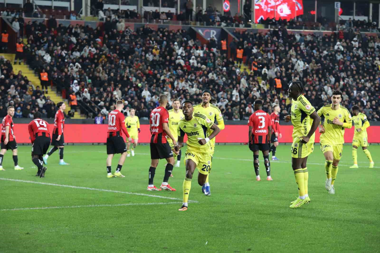 Ziraat Türkiye Kupası: Gaziantep FK: 0 - Fenerbahçe: 1 (İlk yarı)
Ziraat Türkiye Kupası: Gaziantep FK: 0 - Fenerbahçe: 1 (İlk yarı)