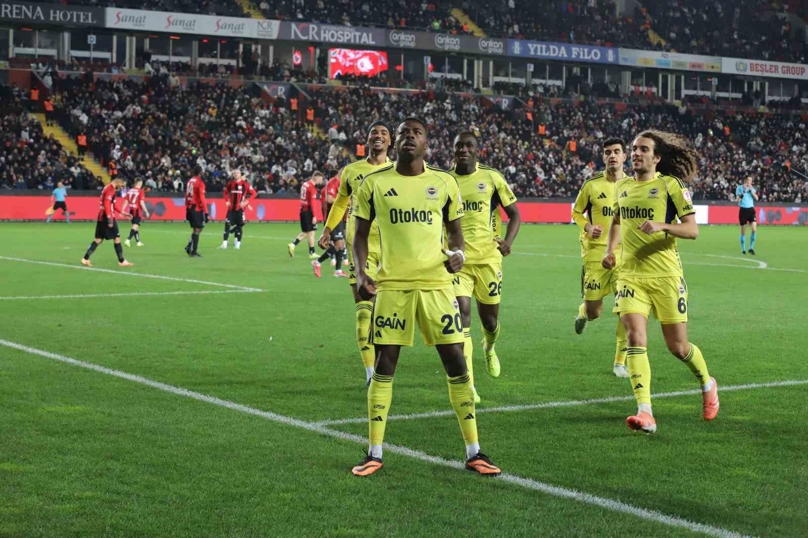 Ziraat Türkiye Kupası: Gaziantep FK: 0 - Fenerbahçe: 1 (İlk yarı)
Ziraat Türkiye Kupası: Gaziantep FK: 0 - Fenerbahçe: 1 (İlk yarı)