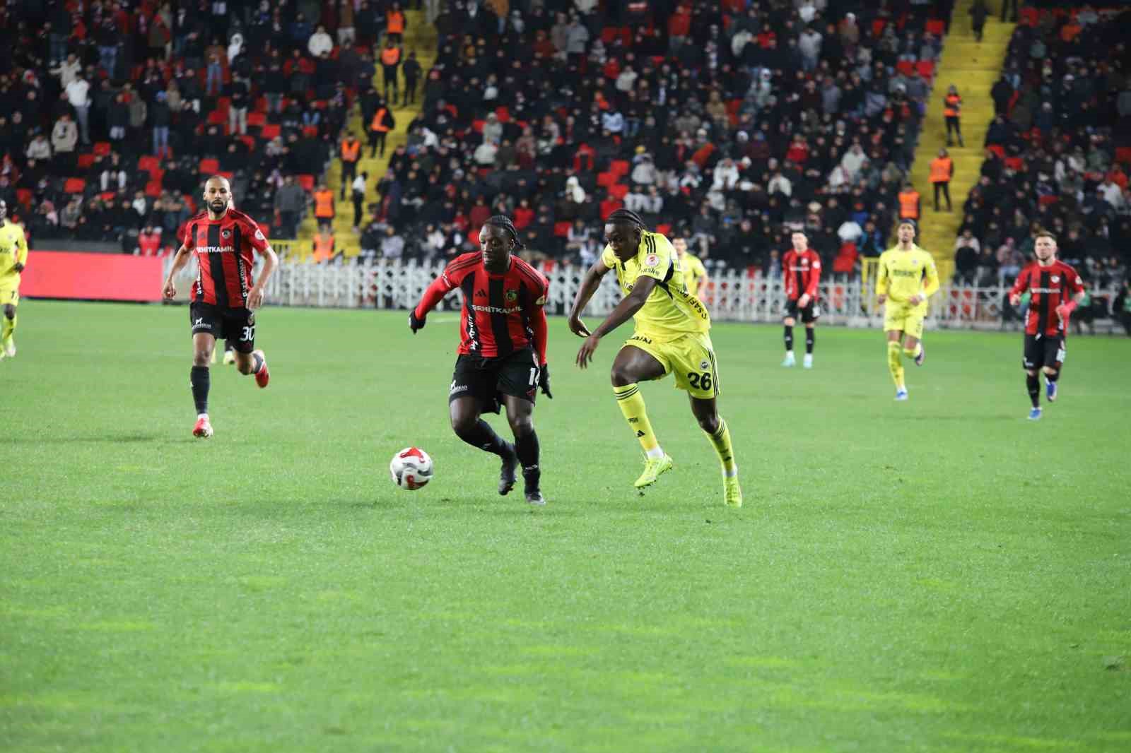 Ziraat Türkiye Kupası: Gaziantep FK: 0 - Fenerbahçe: 1 (İlk yarı)
Ziraat Türkiye Kupası: Gaziantep FK: 0 - Fenerbahçe: 1 (İlk yarı)