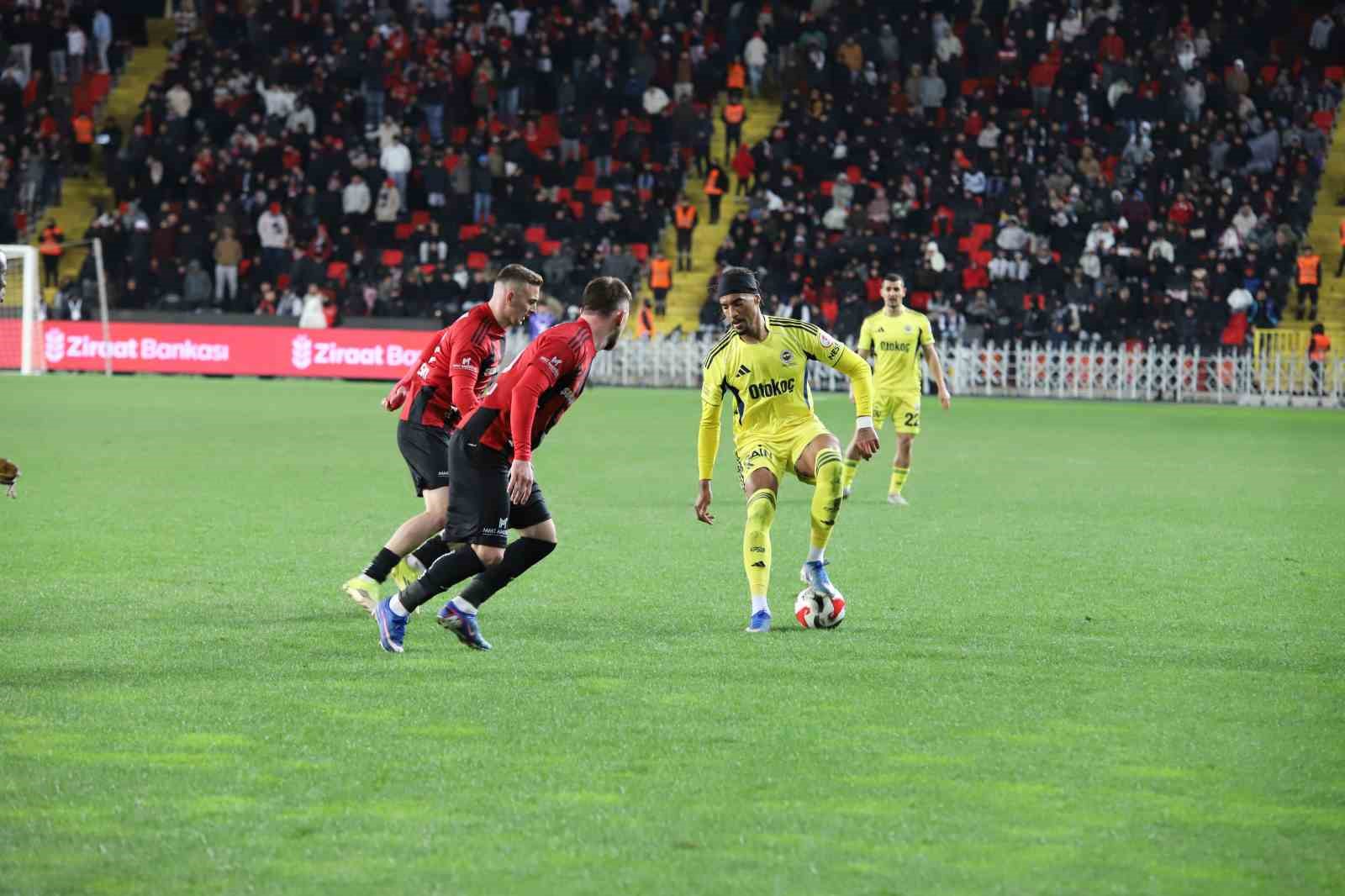 Ziraat Türkiye Kupası: Gaziantep FK: 0 - Fenerbahçe: 1 (İlk yarı)
Ziraat Türkiye Kupası: Gaziantep FK: 0 - Fenerbahçe: 1 (İlk yarı)