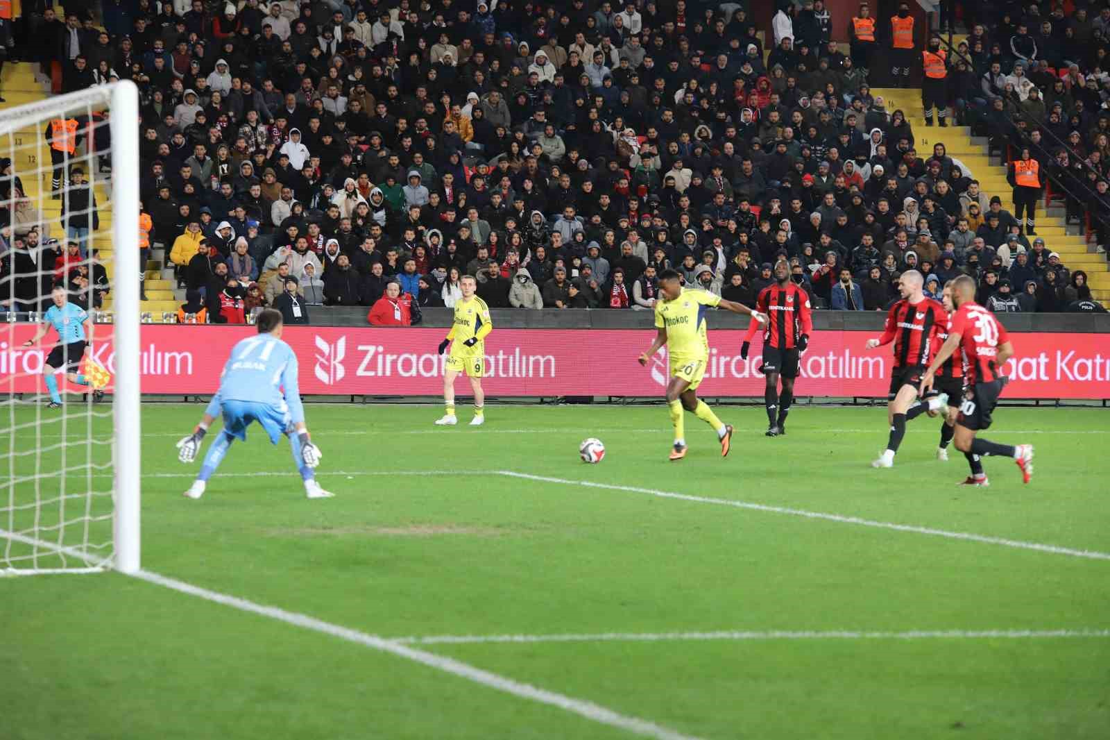 Ziraat Türkiye Kupası: Gaziantep FK: 0 - Fenerbahçe: 1 (İlk yarı)
Ziraat Türkiye Kupası: Gaziantep FK: 0 - Fenerbahçe: 1 (İlk yarı)