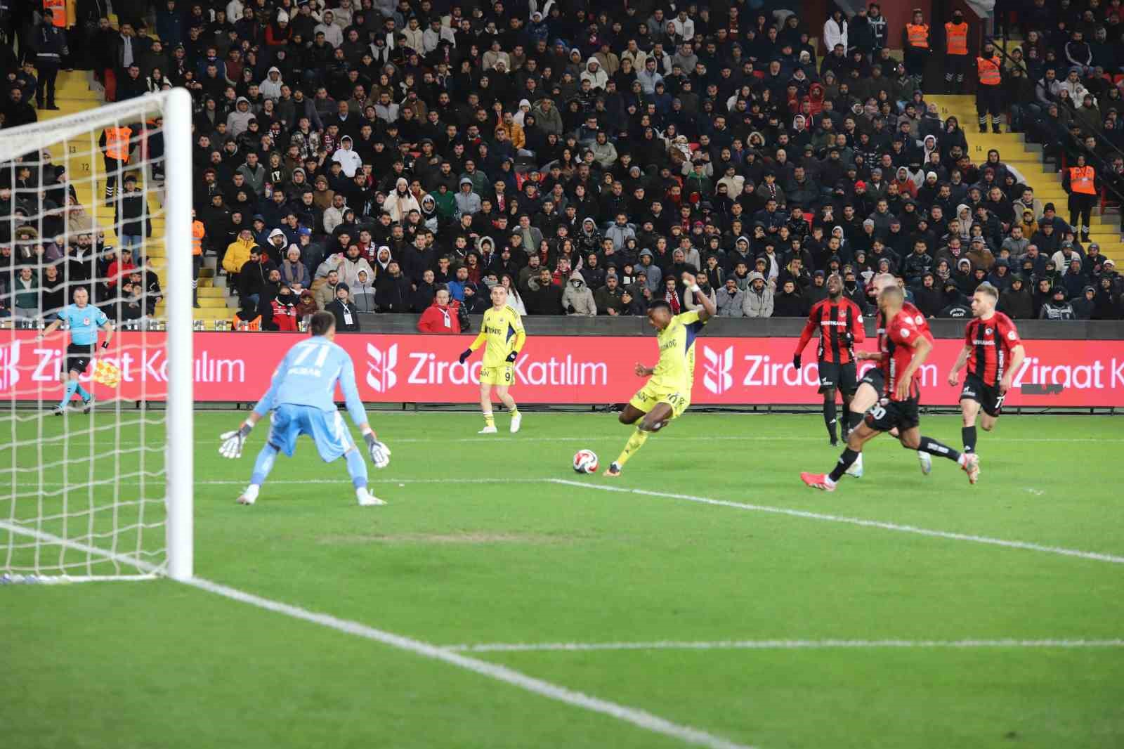 Ziraat Türkiye Kupası: Gaziantep FK: 0 - Fenerbahçe: 1 (İlk yarı)
Ziraat Türkiye Kupası: Gaziantep FK: 0 - Fenerbahçe: 1 (İlk yarı)