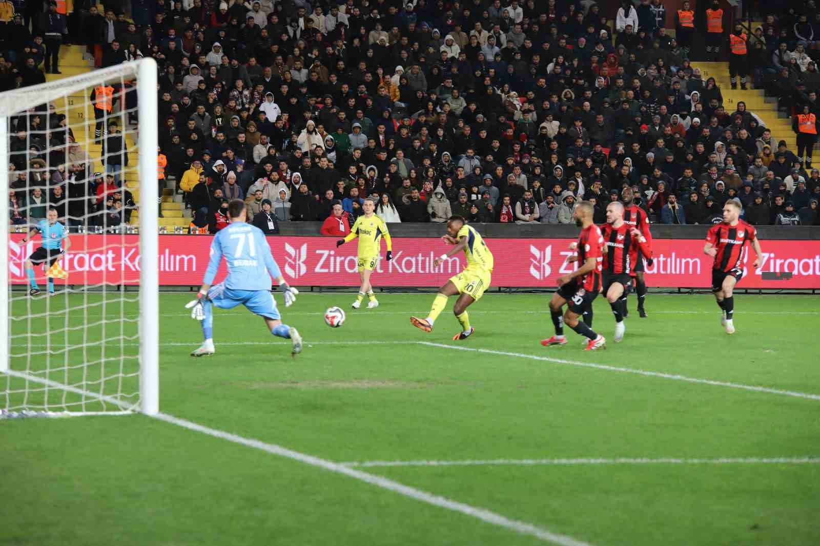 Ziraat Türkiye Kupası: Gaziantep FK: 0 - Fenerbahçe: 1 (İlk yarı)
Ziraat Türkiye Kupası: Gaziantep FK: 0 - Fenerbahçe: 1 (İlk yarı)