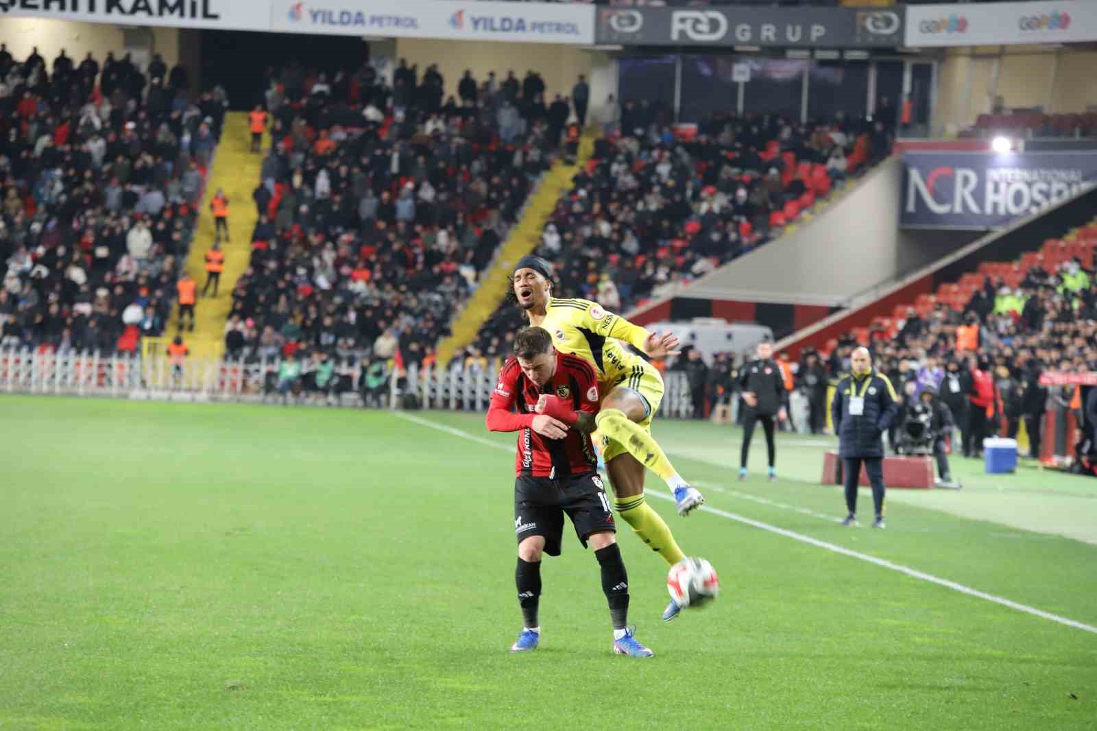 Ziraat Türkiye Kupası: Gaziantep FK: 0 - Fenerbahçe: 1 (İlk yarı)
Ziraat Türkiye Kupası: Gaziantep FK: 0 - Fenerbahçe: 1 (İlk yarı)