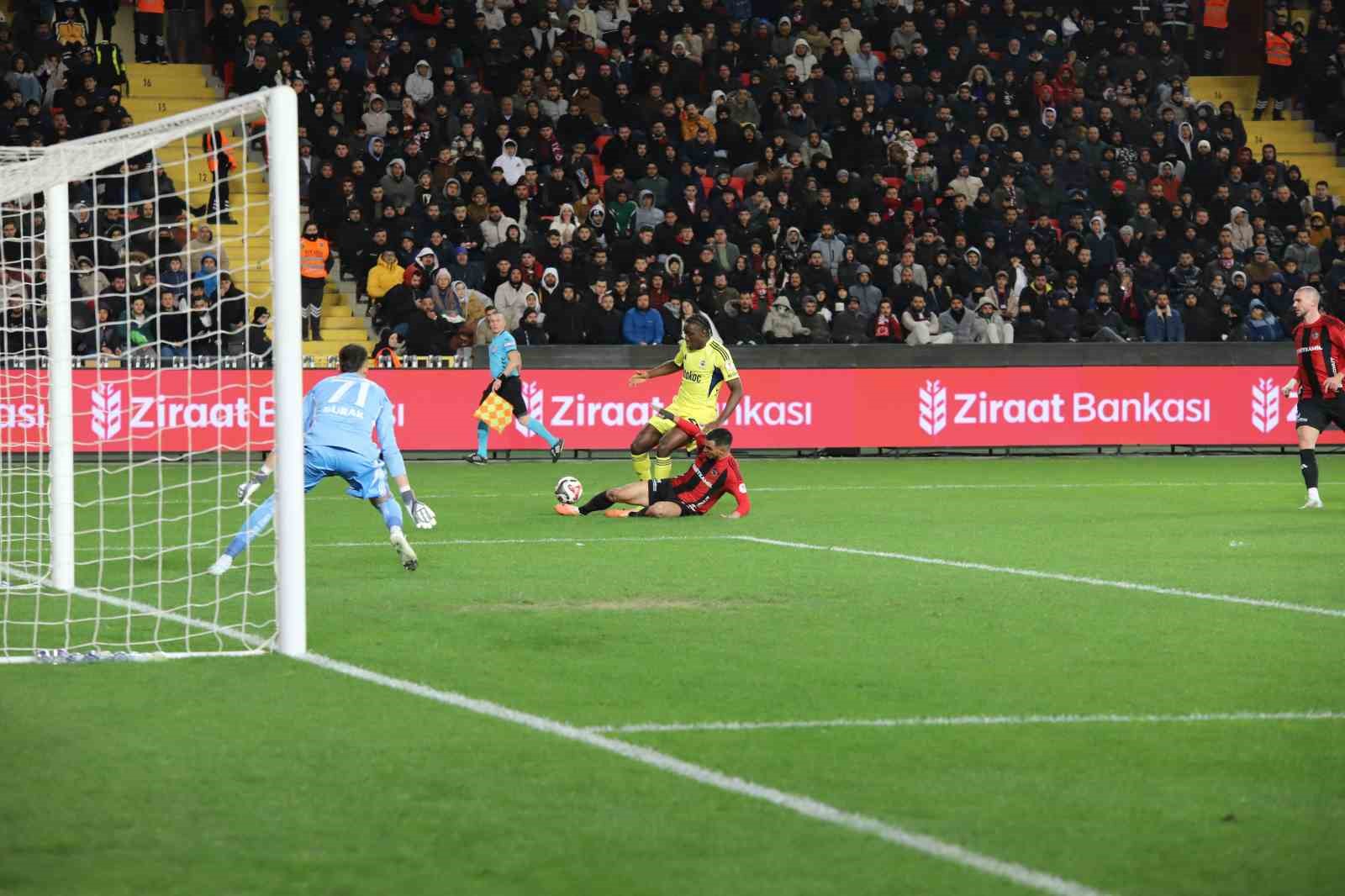 Ziraat Türkiye Kupası: Gaziantep FK: 0 - Fenerbahçe: 1 (İlk yarı)
Ziraat Türkiye Kupası: Gaziantep FK: 0 - Fenerbahçe: 1 (İlk yarı)
