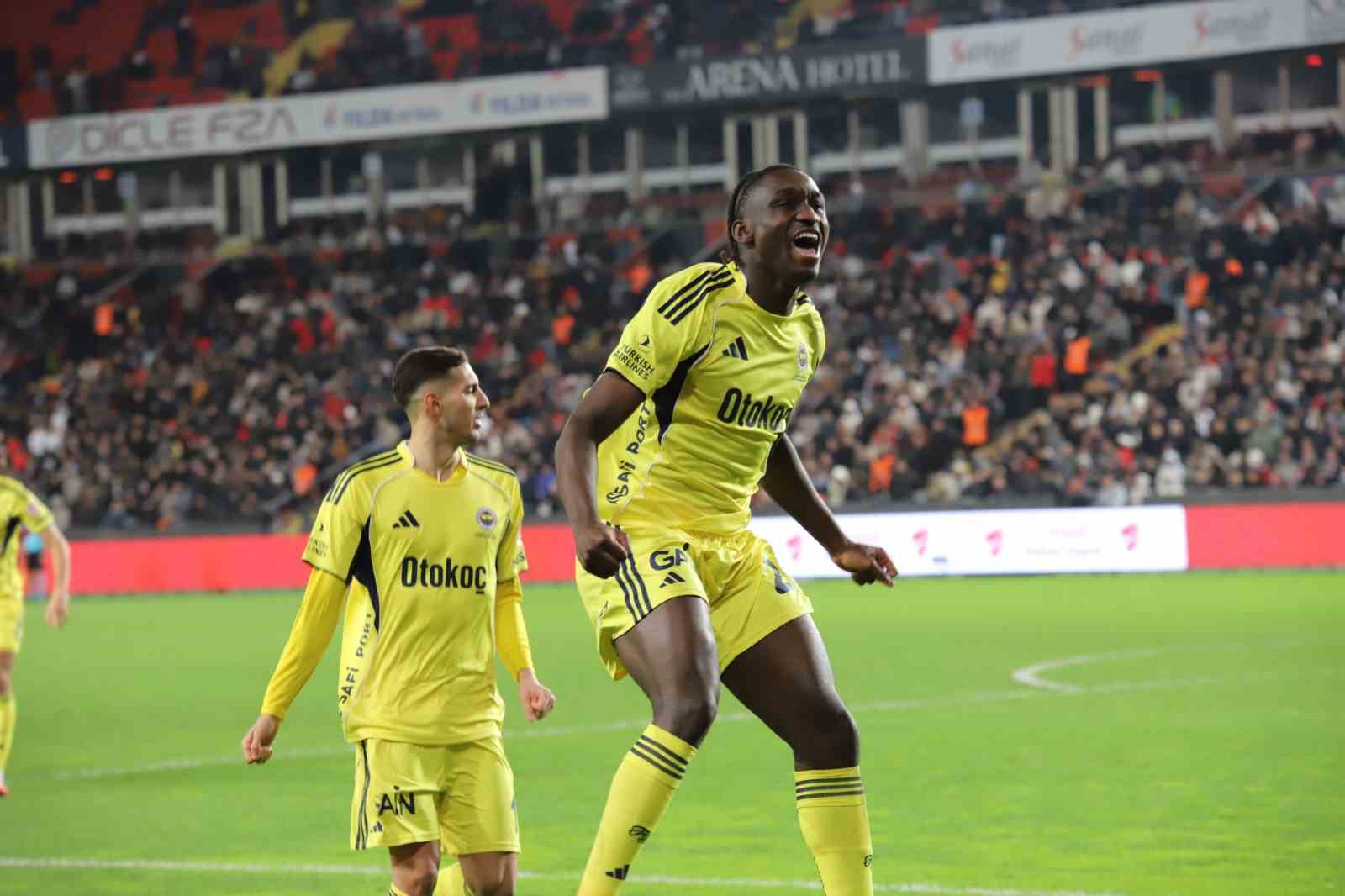 Ziraat Türkiye Kupası: Gaziantep FK: 0 - Fenerbahçe: 4 (Maç sonucu)
Ziraat Türkiye Kupası: Gaziantep FK: 0 - Fenerbahçe: 4 (Maç sonucu)