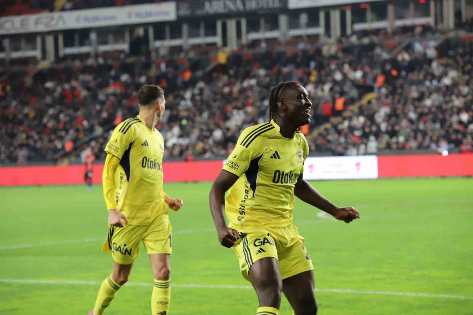 Ziraat Türkiye Kupası: Gaziantep FK: 0 - Fenerbahçe: 4 (Maç sonucu)
Ziraat Türkiye Kupası: Gaziantep FK: 0 - Fenerbahçe: 4 (Maç sonucu)