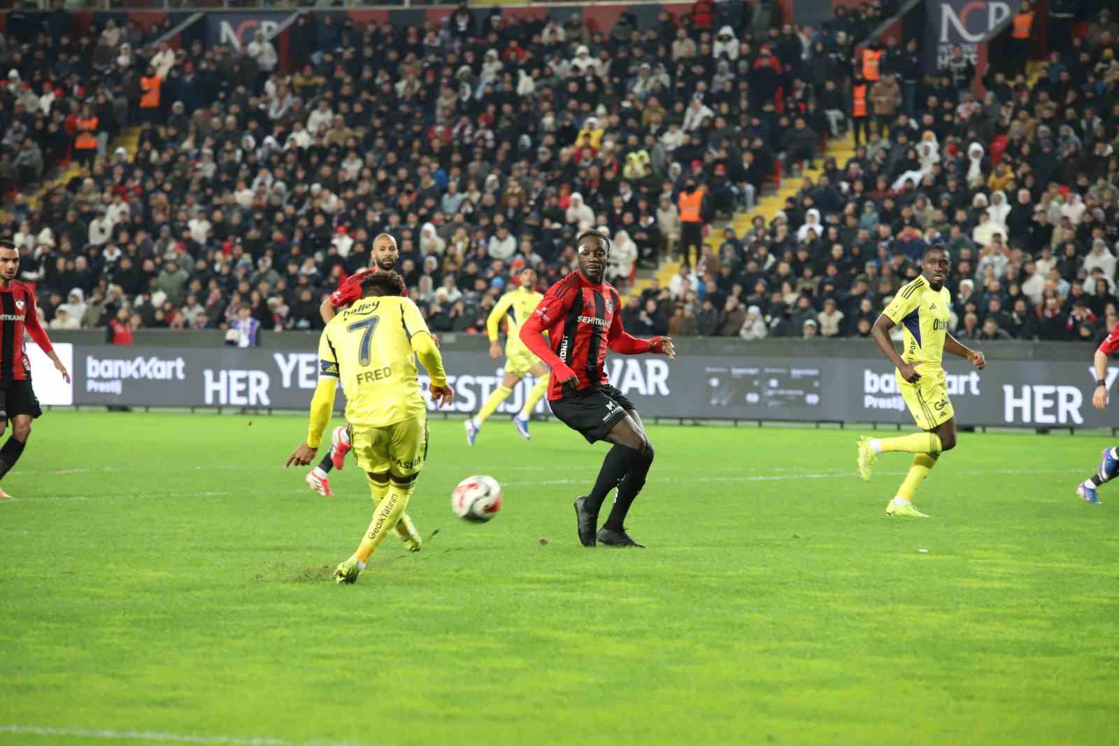 Ziraat Türkiye Kupası: Gaziantep FK: 0 - Fenerbahçe: 4 (Maç sonucu)
Ziraat Türkiye Kupası: Gaziantep FK: 0 - Fenerbahçe: 4 (Maç sonucu)