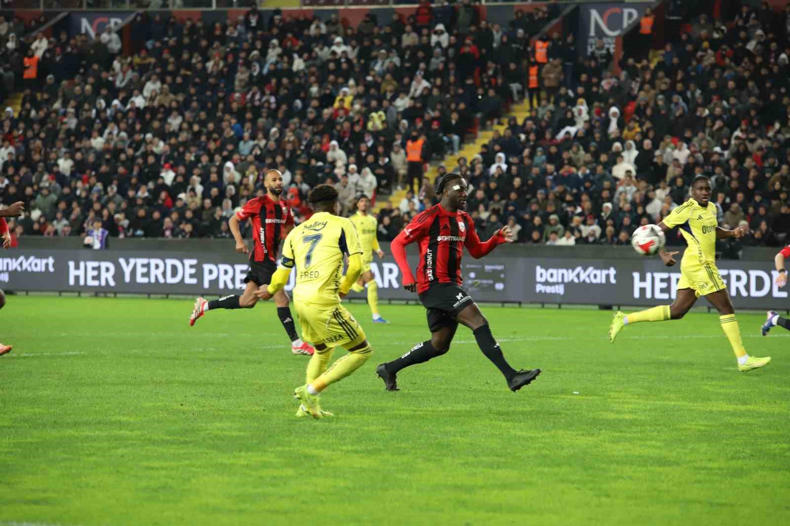 Ziraat Türkiye Kupası: Gaziantep FK: 0 - Fenerbahçe: 4 (Maç sonucu)
Ziraat Türkiye Kupası: Gaziantep FK: 0 - Fenerbahçe: 4 (Maç sonucu)