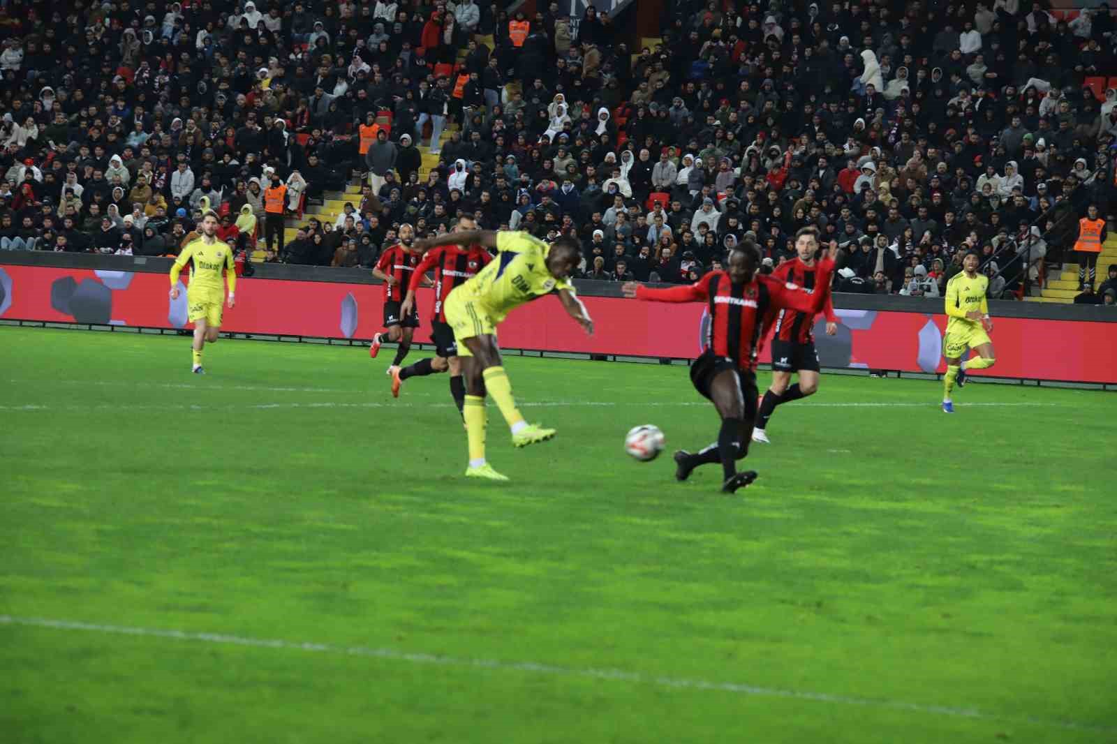 Ziraat Türkiye Kupası: Gaziantep FK: 0 - Fenerbahçe: 4 (Maç sonucu)
Ziraat Türkiye Kupası: Gaziantep FK: 0 - Fenerbahçe: 4 (Maç sonucu)