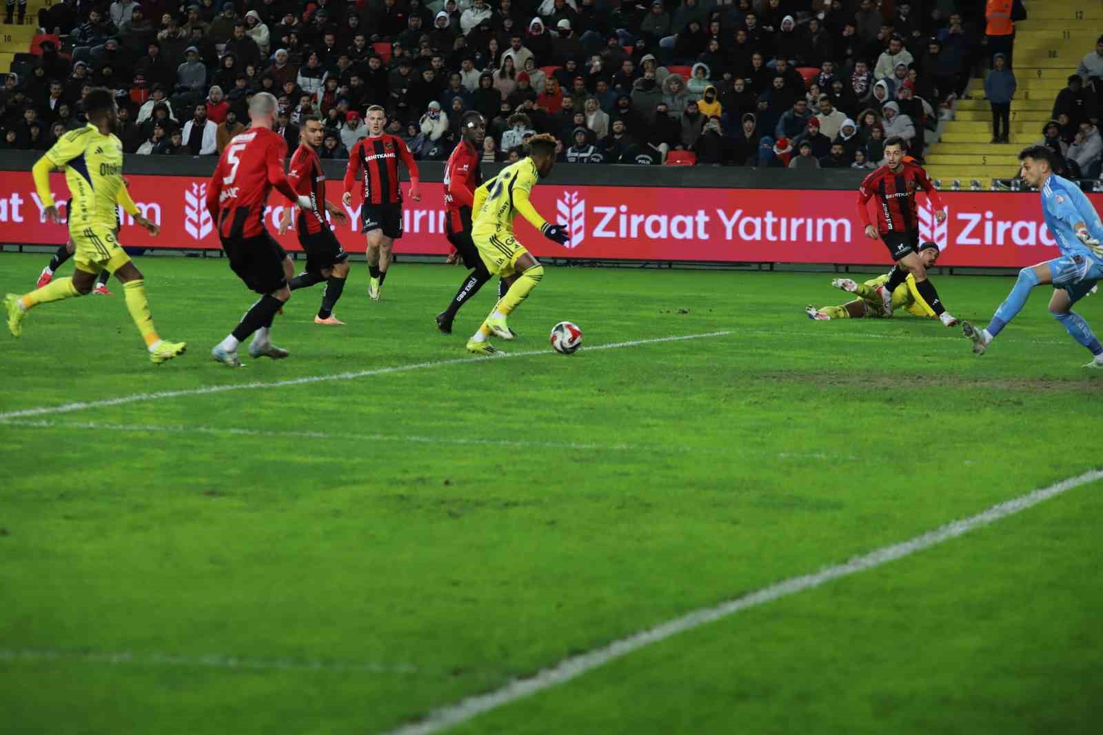 Ziraat Türkiye Kupası: Gaziantep FK: 0 - Fenerbahçe: 4 (Maç sonucu)
Ziraat Türkiye Kupası: Gaziantep FK: 0 - Fenerbahçe: 4 (Maç sonucu)