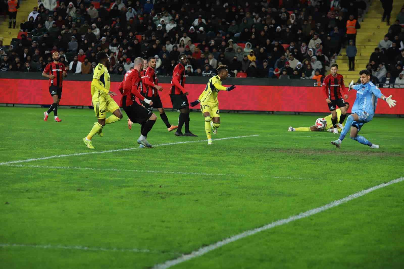 Ziraat Türkiye Kupası: Gaziantep FK: 0 - Fenerbahçe: 4 (Maç sonucu)
Ziraat Türkiye Kupası: Gaziantep FK: 0 - Fenerbahçe: 4 (Maç sonucu)