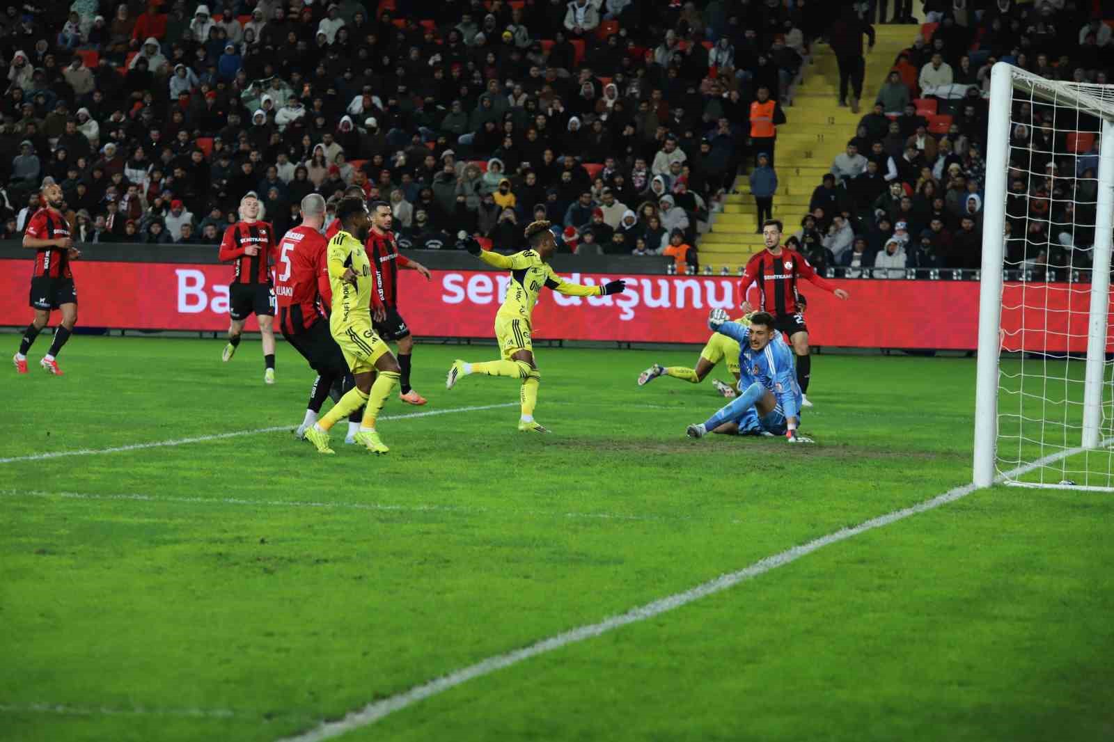 Ziraat Türkiye Kupası: Gaziantep FK: 0 - Fenerbahçe: 4 (Maç sonucu)
Ziraat Türkiye Kupası: Gaziantep FK: 0 - Fenerbahçe: 4 (Maç sonucu)