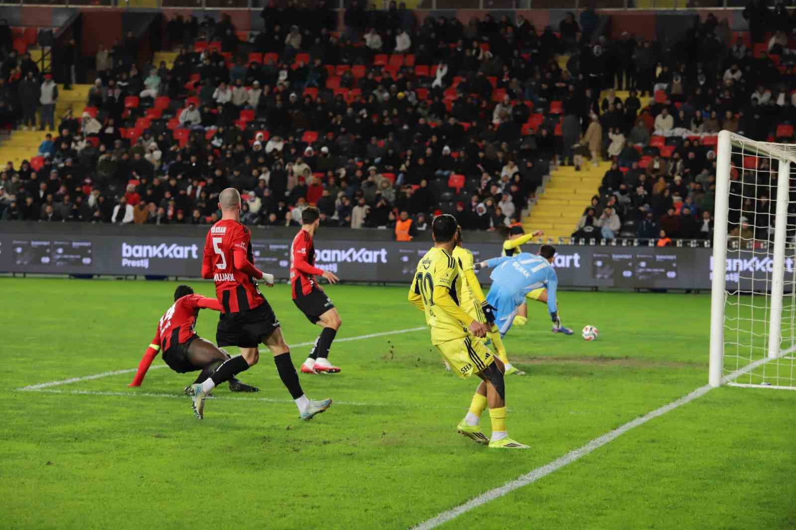 Ziraat Türkiye Kupası: Gaziantep FK: 0 - Fenerbahçe: 4 (Maç sonucu)
Ziraat Türkiye Kupası: Gaziantep FK: 0 - Fenerbahçe: 4 (Maç sonucu)