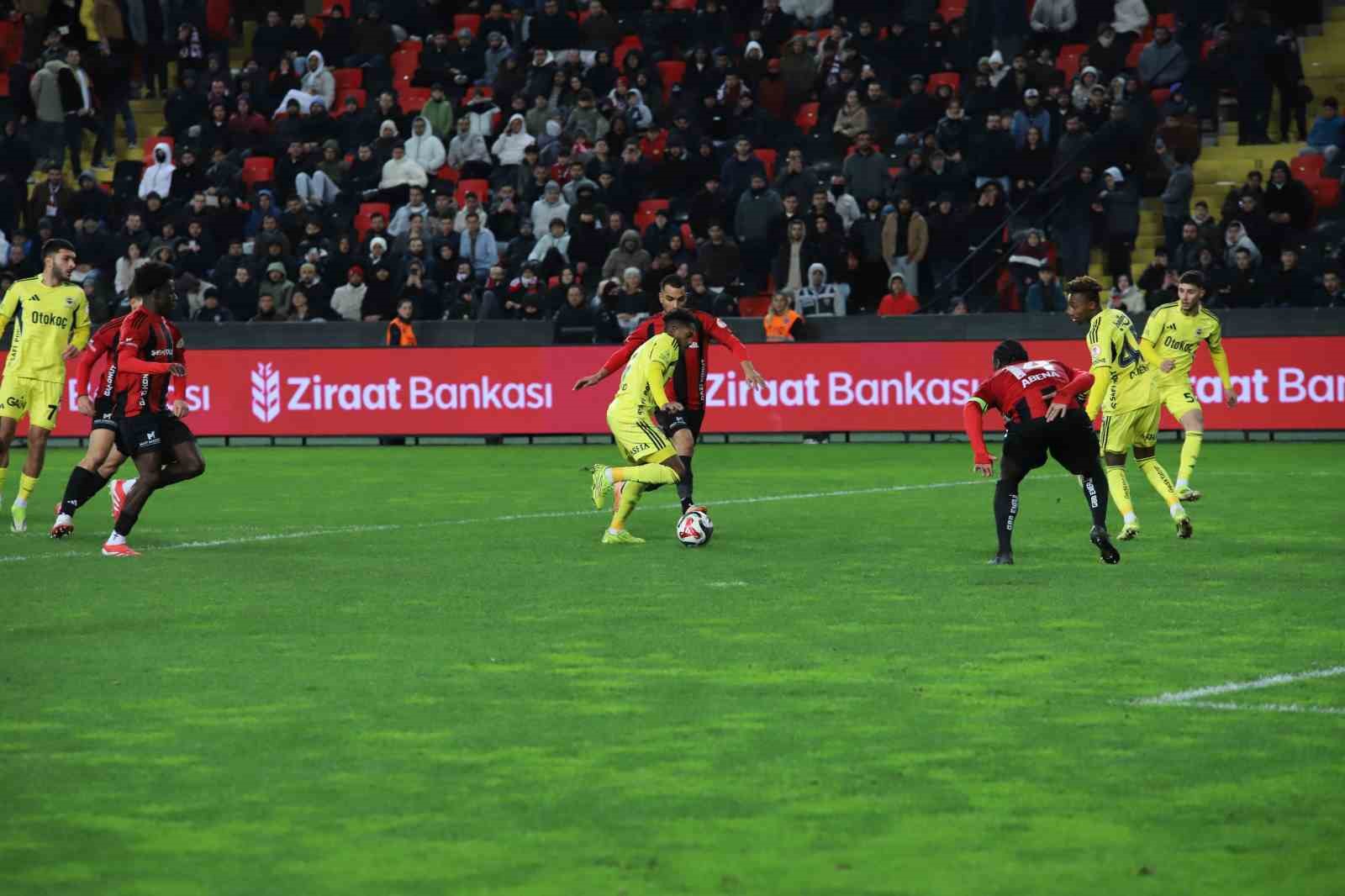 Ziraat Türkiye Kupası: Gaziantep FK: 0 - Fenerbahçe: 4 (Maç sonucu)
Ziraat Türkiye Kupası: Gaziantep FK: 0 - Fenerbahçe: 4 (Maç sonucu)