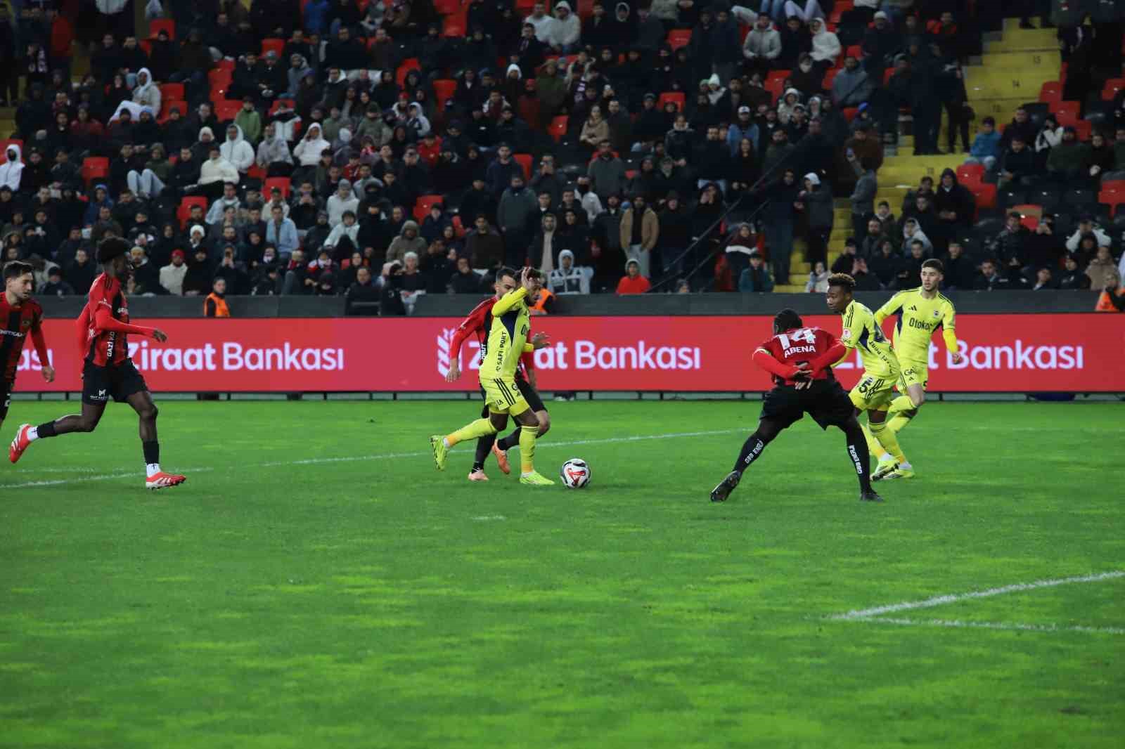 Ziraat Türkiye Kupası: Gaziantep FK: 0 - Fenerbahçe: 4 (Maç sonucu)
Ziraat Türkiye Kupası: Gaziantep FK: 0 - Fenerbahçe: 4 (Maç sonucu)