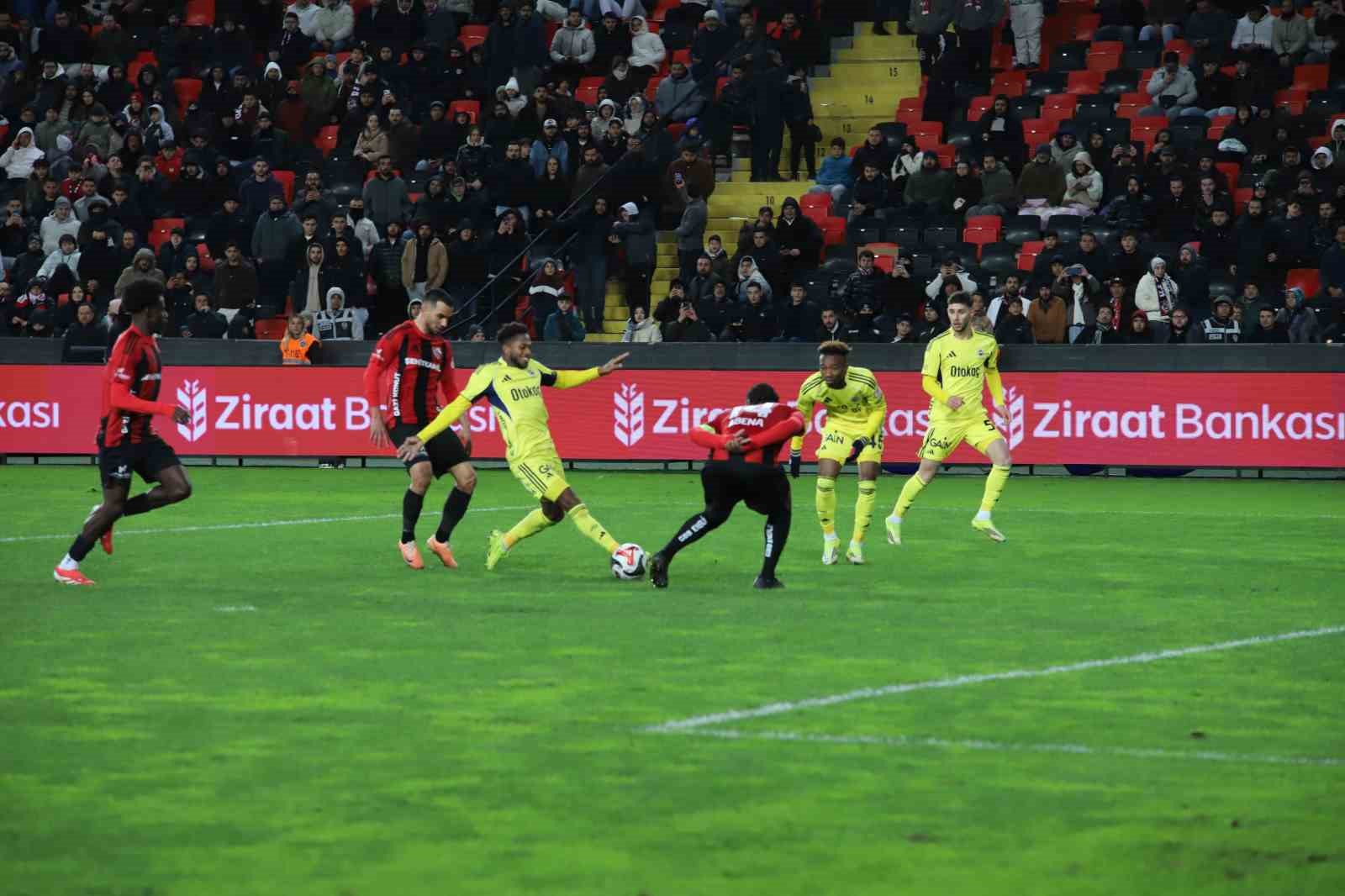 Ziraat Türkiye Kupası: Gaziantep FK: 0 - Fenerbahçe: 4 (Maç sonucu)
Ziraat Türkiye Kupası: Gaziantep FK: 0 - Fenerbahçe: 4 (Maç sonucu)