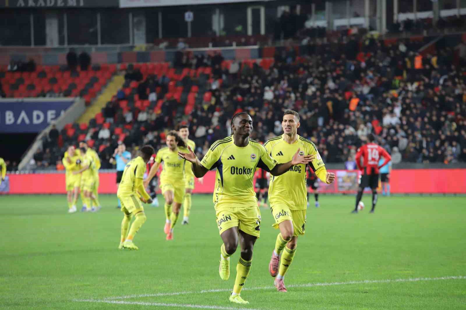 Ziraat Türkiye Kupası: Gaziantep FK: 0 - Fenerbahçe: 4 (Maç sonucu)
Ziraat Türkiye Kupası: Gaziantep FK: 0 - Fenerbahçe: 4 (Maç sonucu)