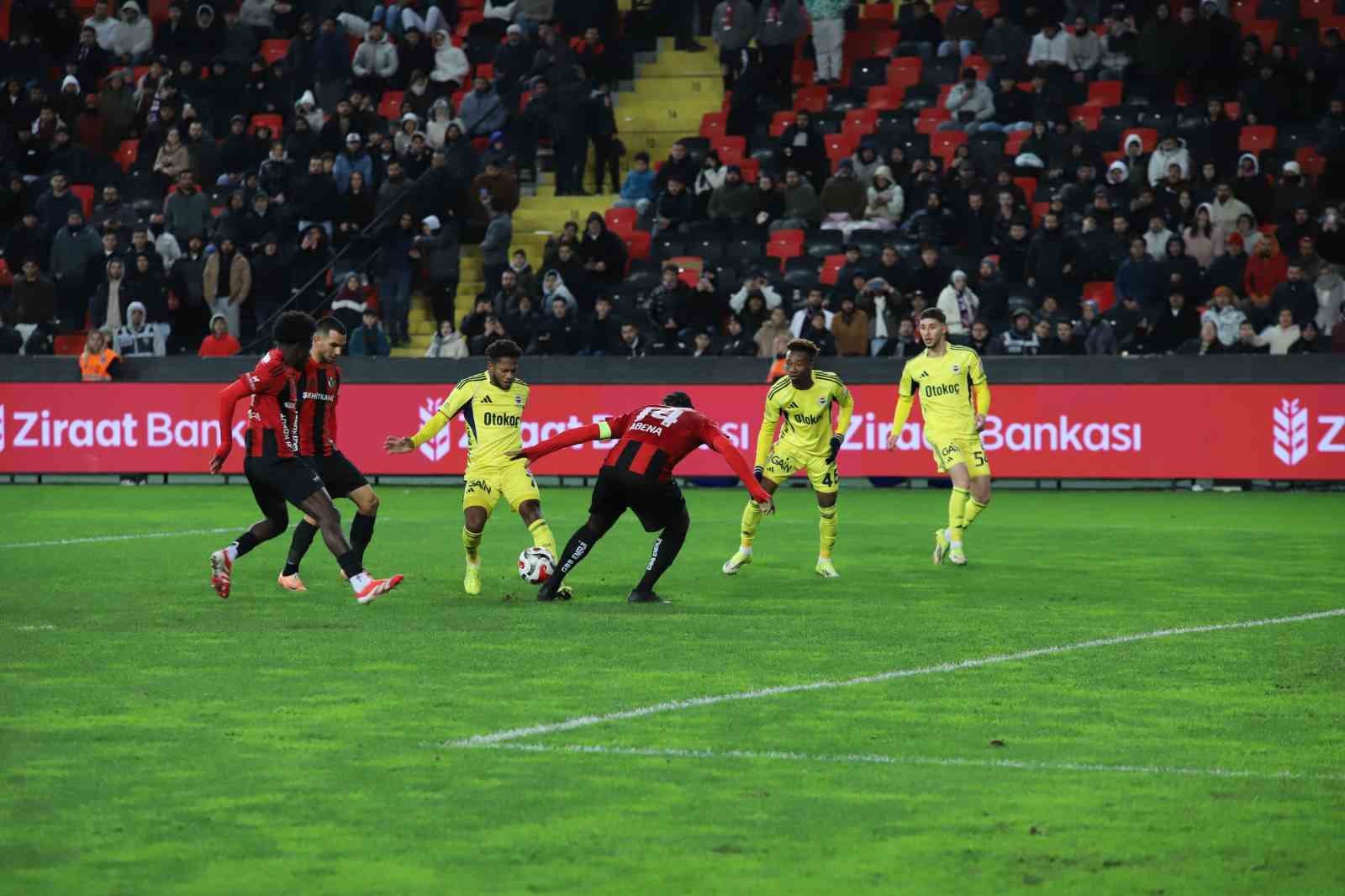 Ziraat Türkiye Kupası: Gaziantep FK: 0 - Fenerbahçe: 4 (Maç sonucu)
Ziraat Türkiye Kupası: Gaziantep FK: 0 - Fenerbahçe: 4 (Maç sonucu)